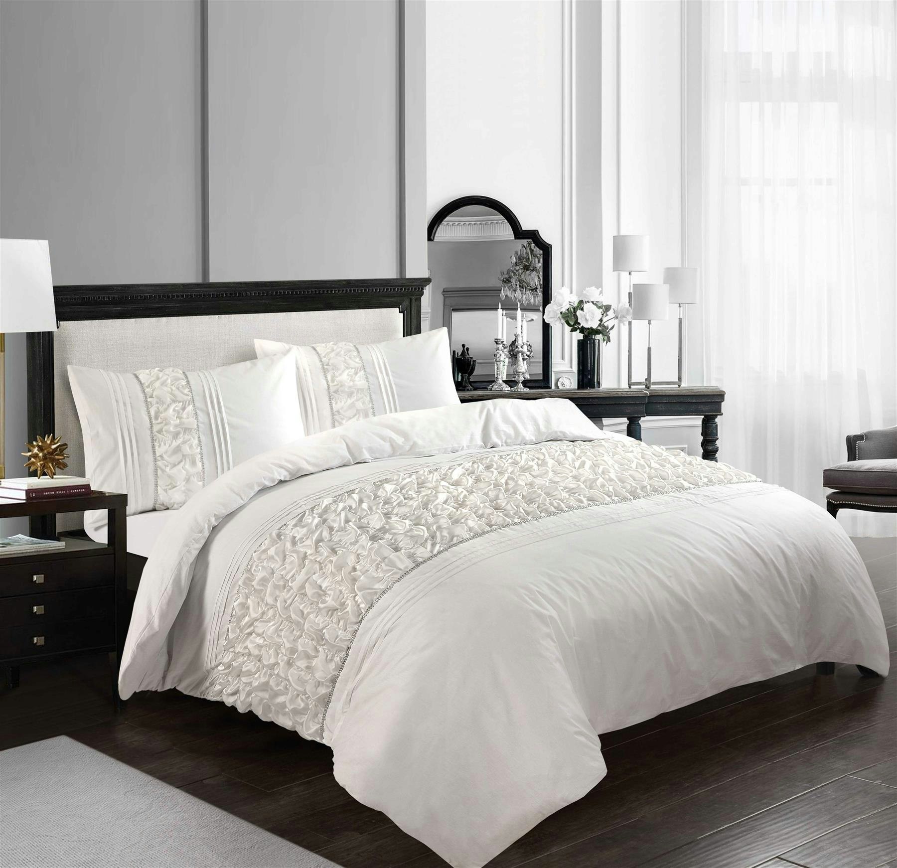 Homespace Direct White Aurora Crinkle Panel Duvet Cover Set Bedding - King