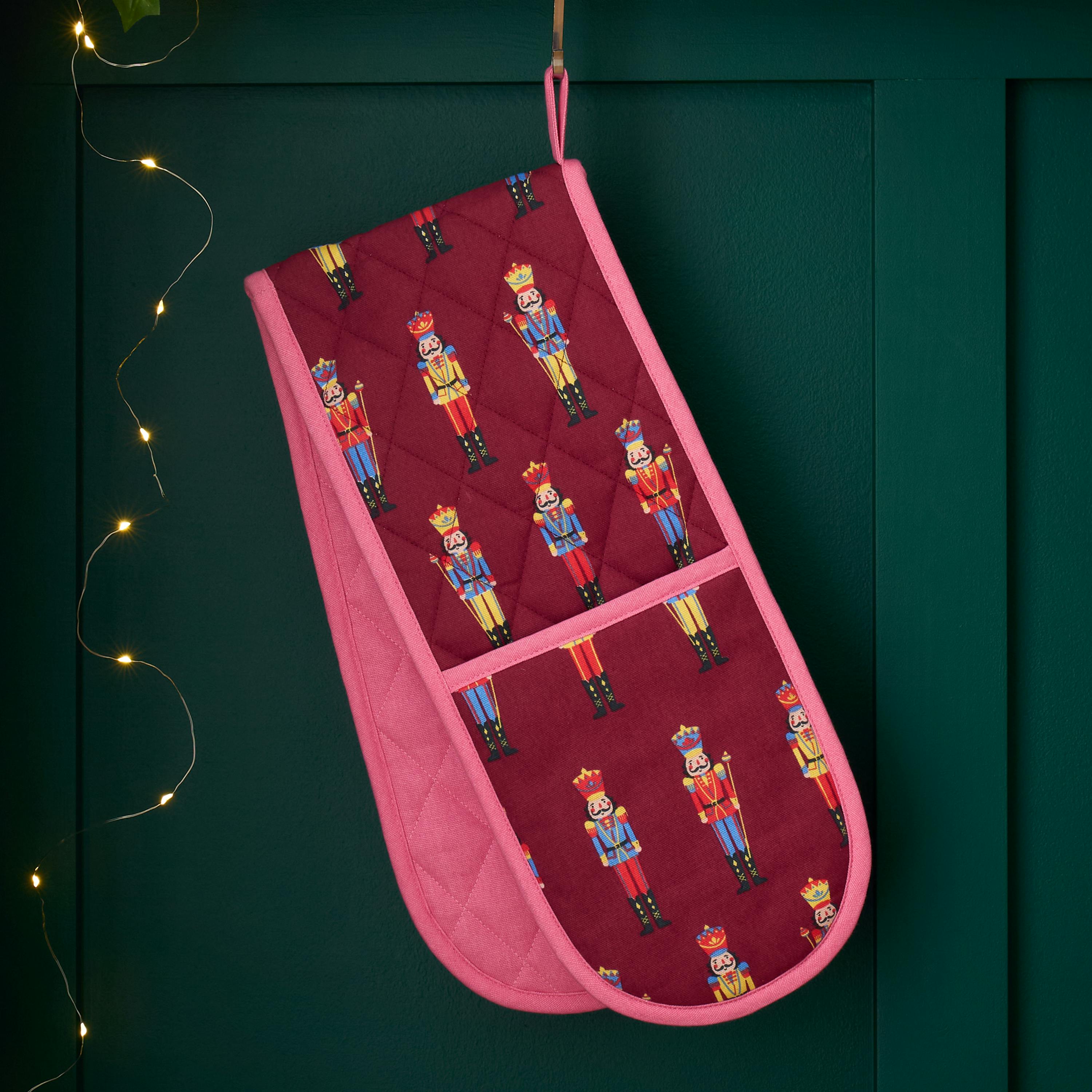 Catherine Lansfield Christmas Nutcracker Cotton Kitchen Double Oven Glove Plum - Plum