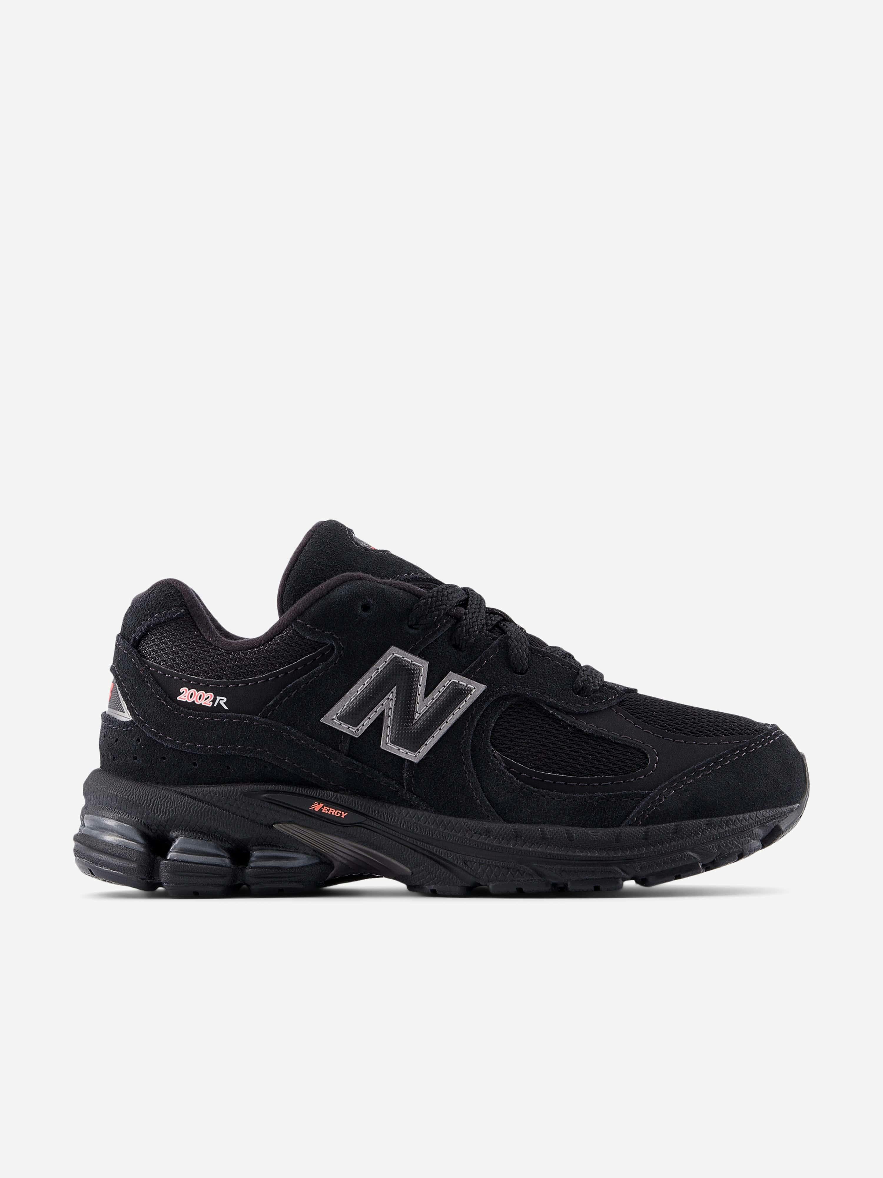New Balance Unisex Kids Black Kids 2002 Trainers In - Eu 33 Uk 1 Us 1.5