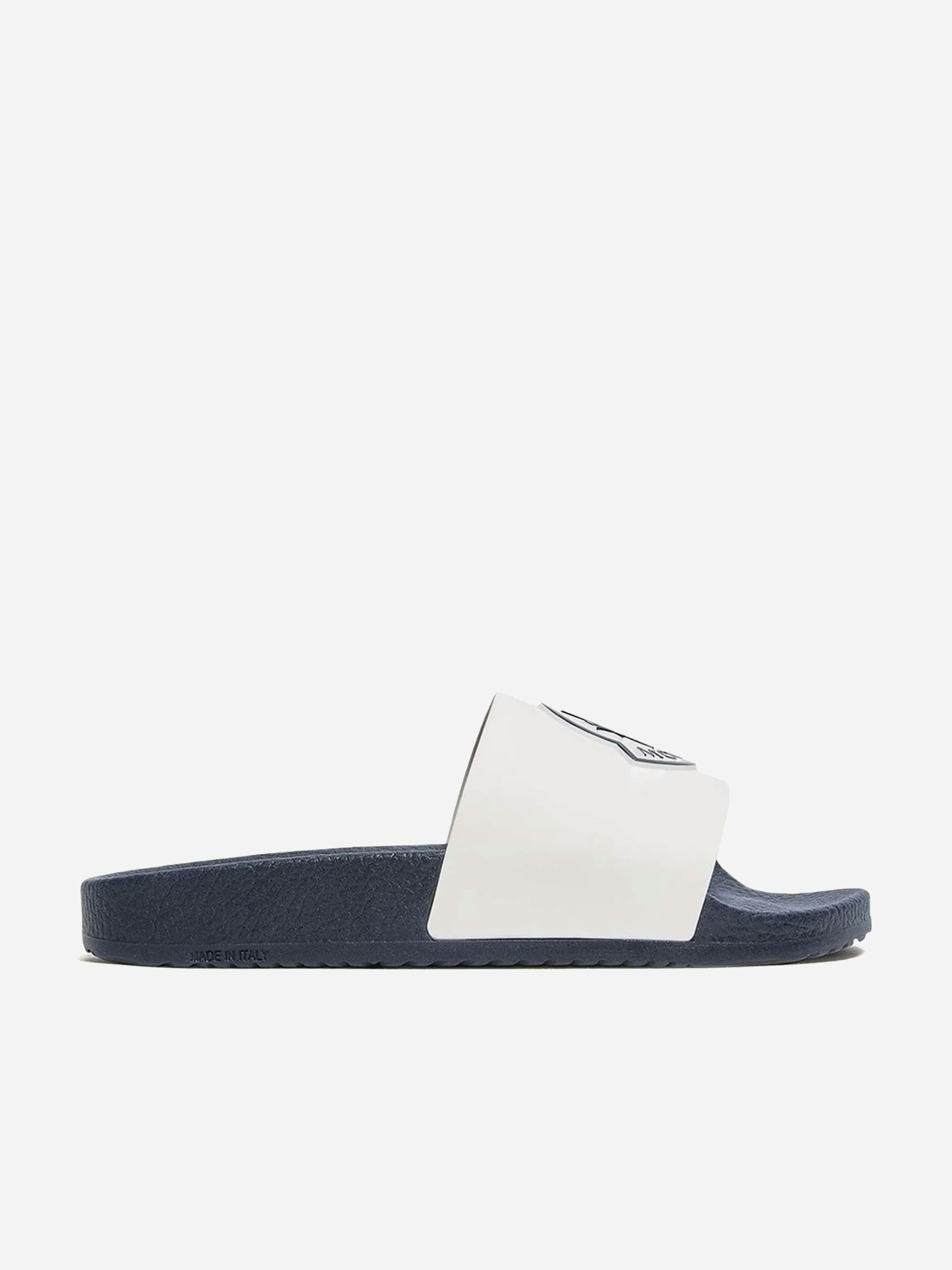 Moncler Enfant Unisex Kids White Kids Petit Basile Logo Sliders In - Eu 37 Uk 4