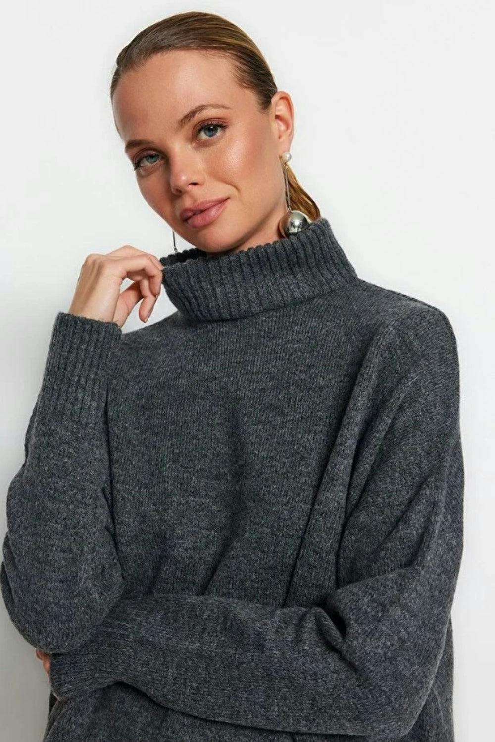 Hoxton Gal Dark/Grey Relaxed Fit Soft-Texture Knit Sweater - Xs