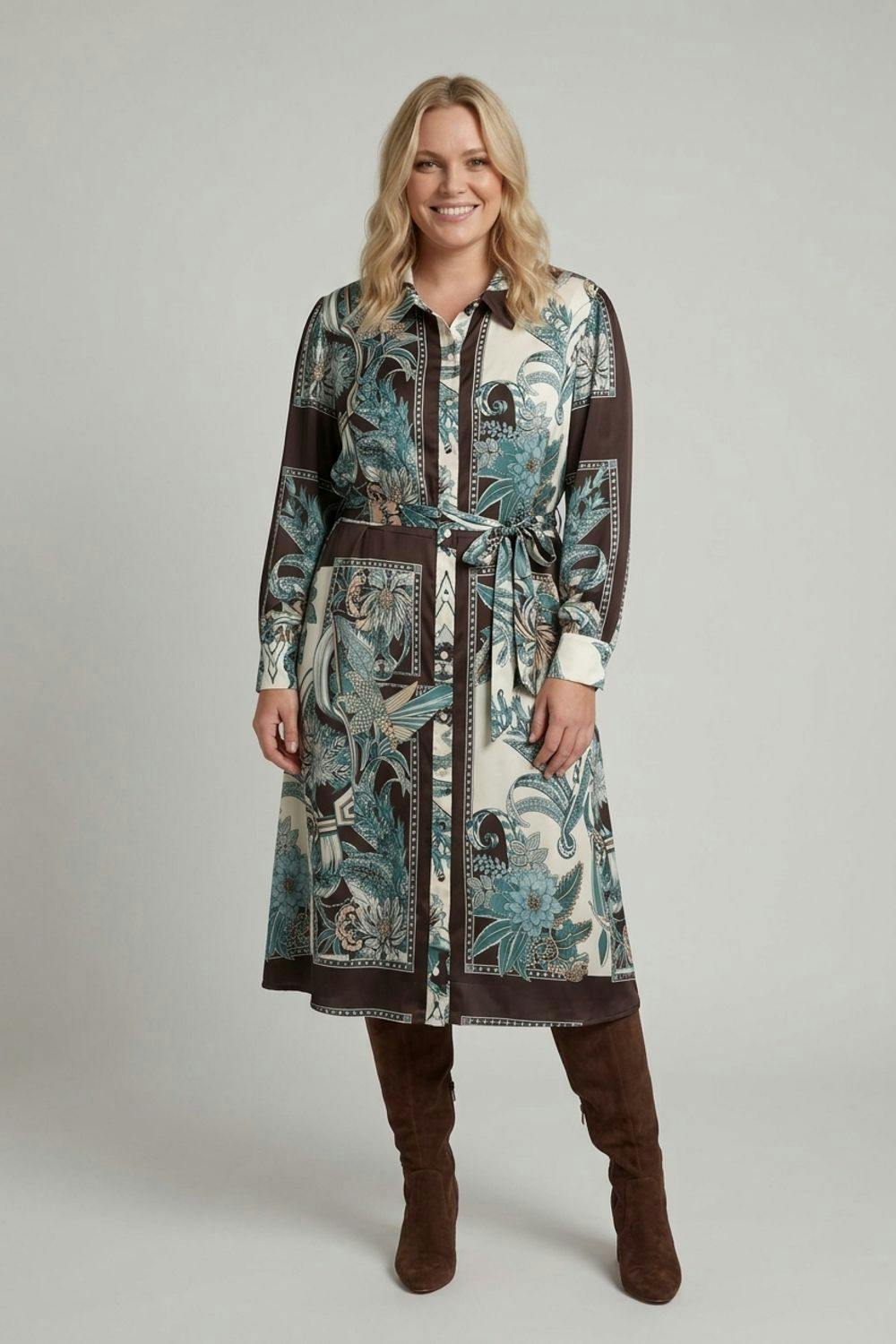 Izabel London Black Curve Long Sleeve Printed Maxi Dress - 24