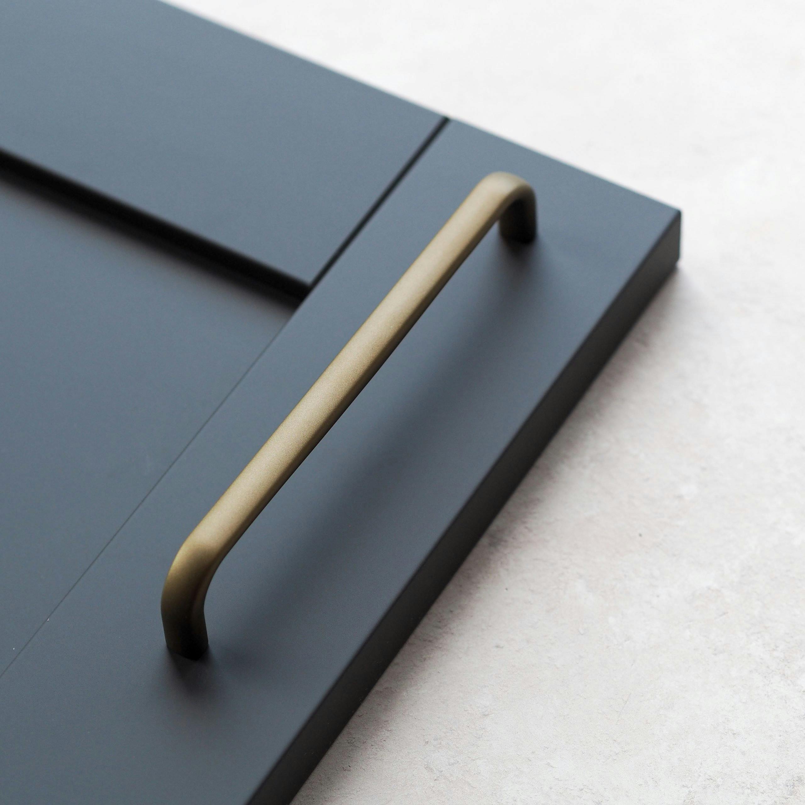 Handle & Home Dark 160Mm Matt Brass Curved D Handle