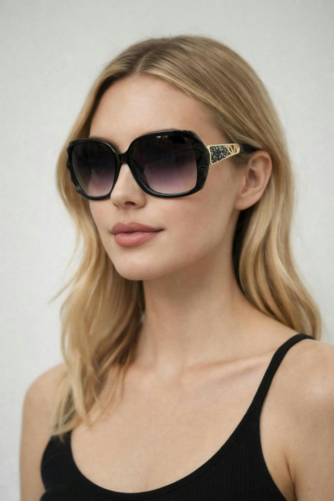 Svnx Black Round Square Side Detail Sunglasses In - One Szie