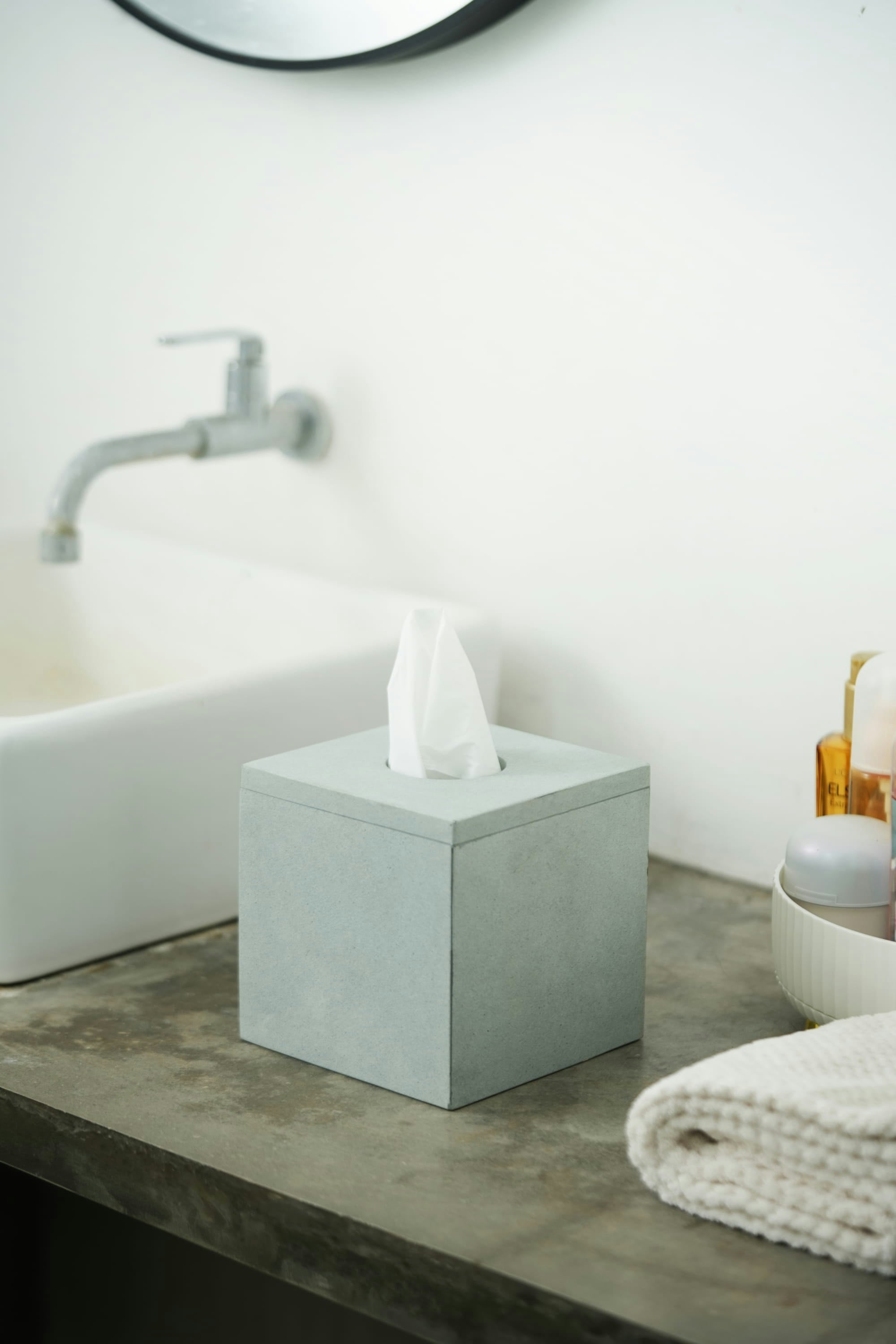 Coastal Villa Homeware Beige/Black Square Marble Tissue Holder - Zeolite