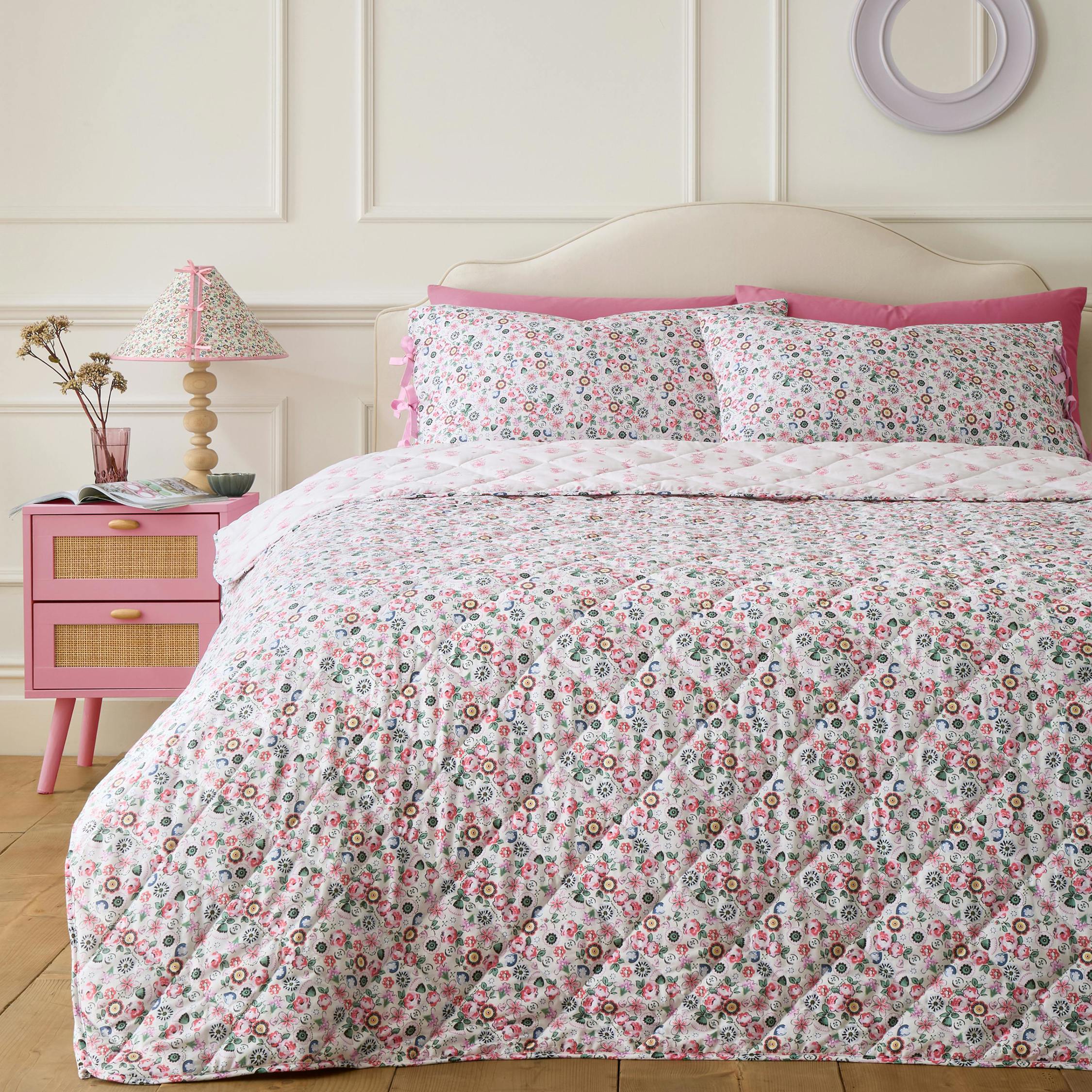 Cath Kidston Unisex Pink 'Pearly Queen Ditsy' Cotton Quilted Bedspread In - Image 2