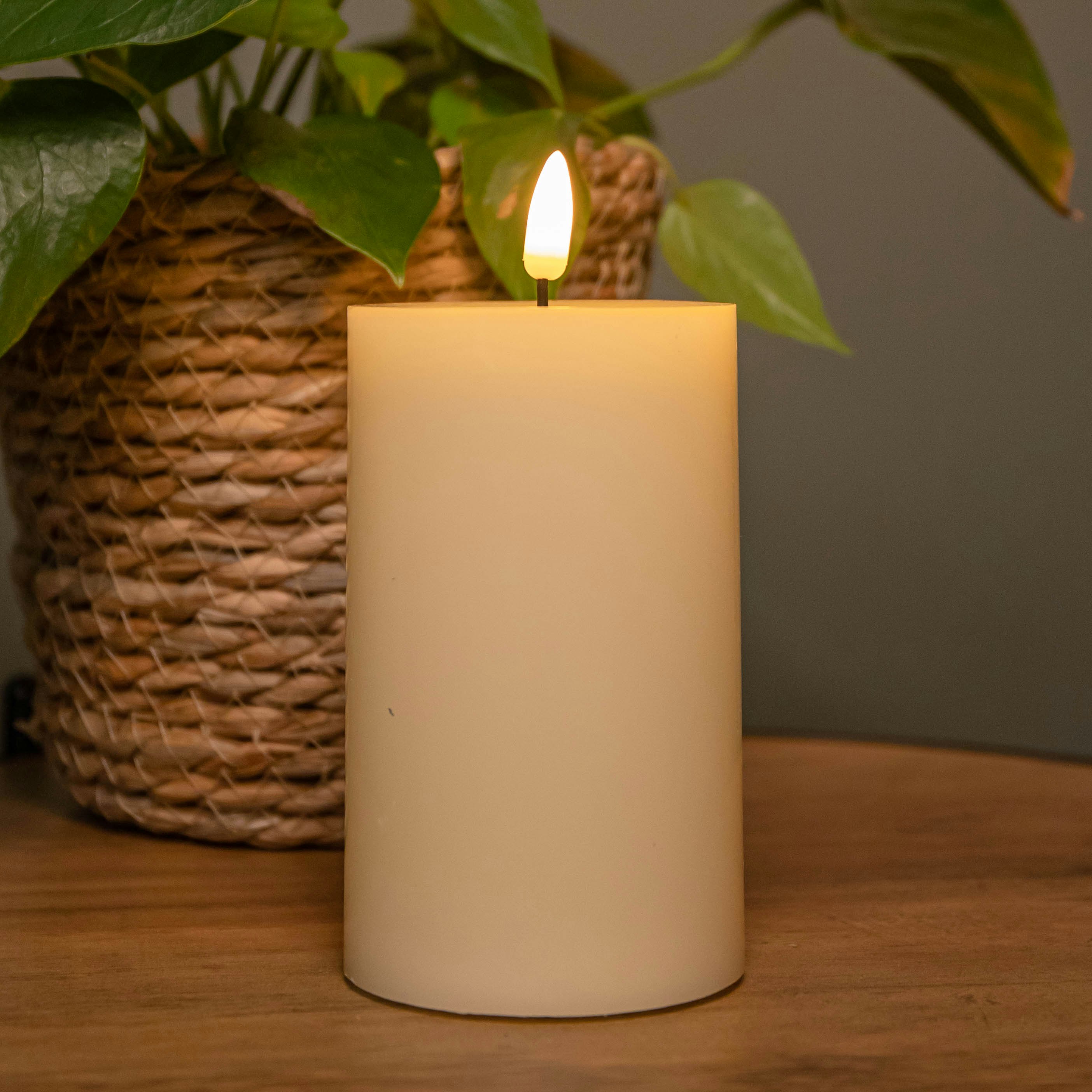 Rackhams Cream/White X 12.5Cm Wax Melted Pool Effect Candle With Timer Function And Warm Led 7.5Cm