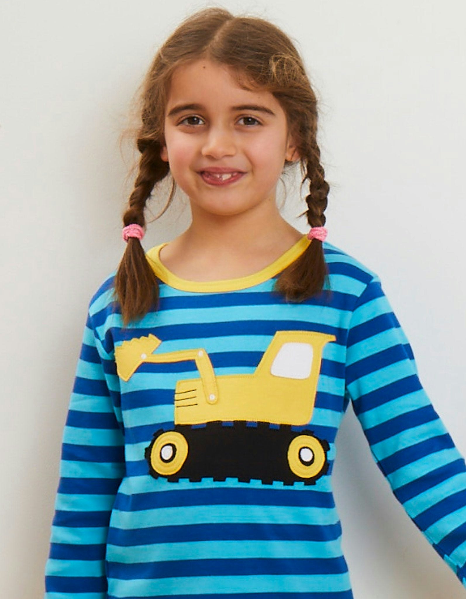 Toby Tiger Organic Digger Applique Long-Sleeved T-Shirt - 4-5Y / 110Cm
