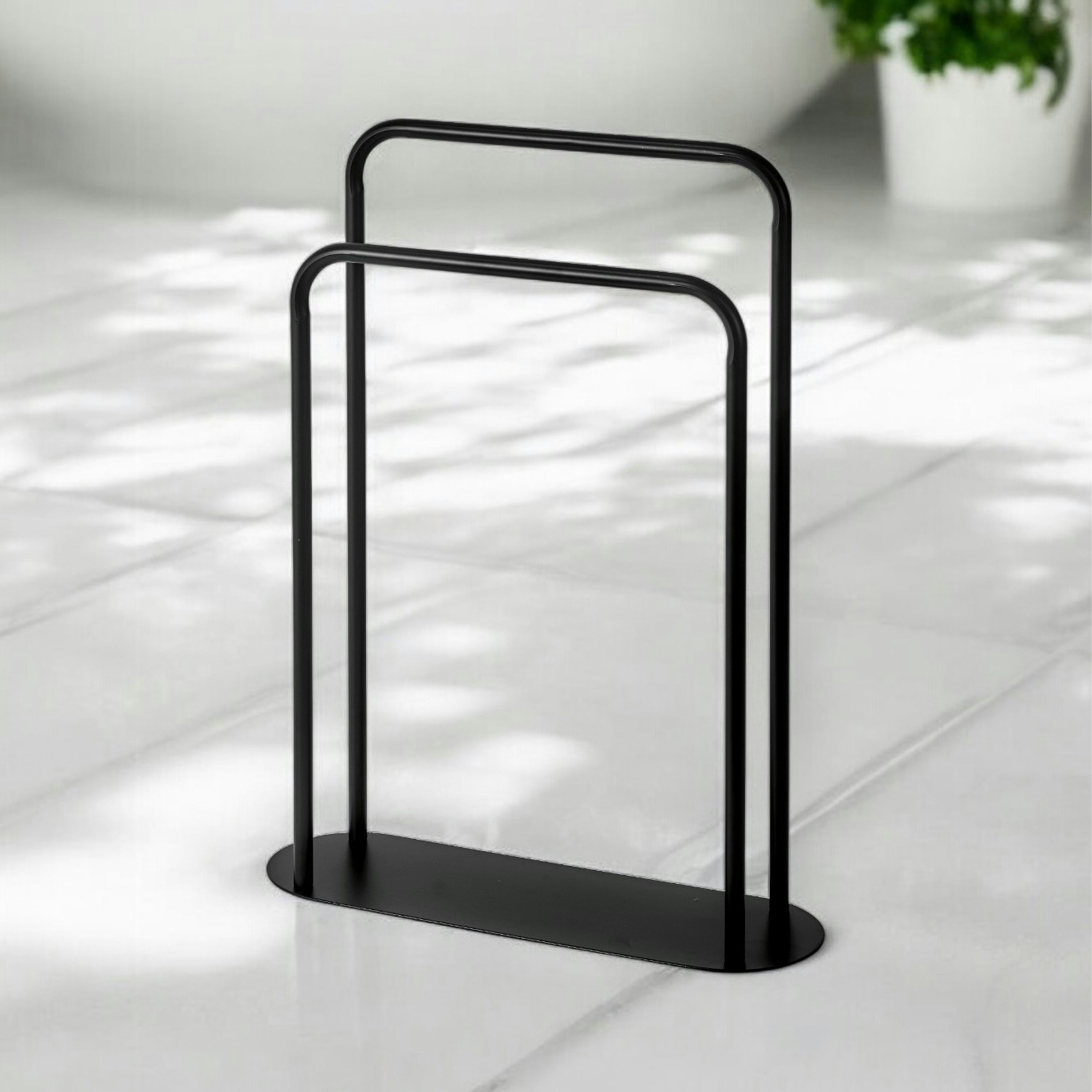 Rackhams Black Aspen Freestanding Towel Storage Stand