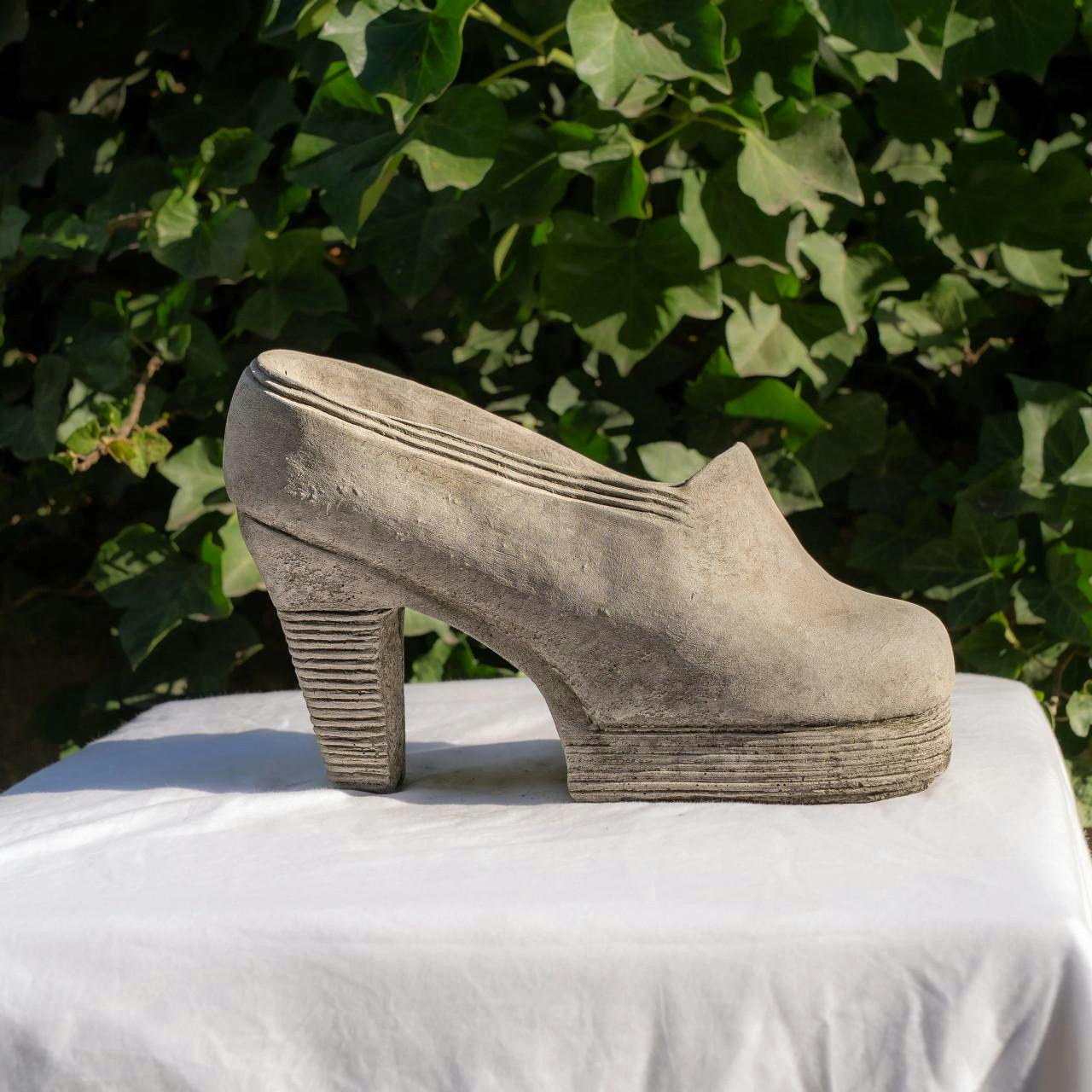 Rackhams Stone Cast Stiletto Design Pot