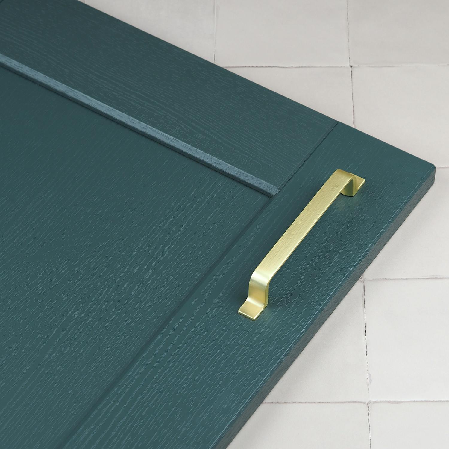 Handle & Home Brushed Brass Strap Handle 128Mm - Image 5