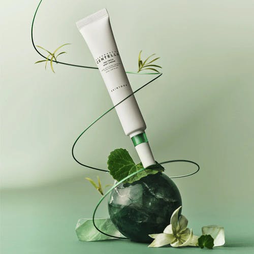 Skin1004 Madagascar Centella Tea-Trica Spot Cream Topical Acne Treatment With Soothing Effect 20 Ml - Image 6
