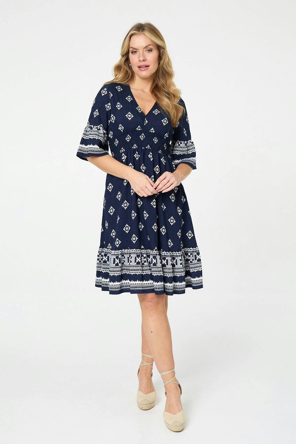 Izabel London Border Print V-Neck Knee Length Dress - 8 - Navy