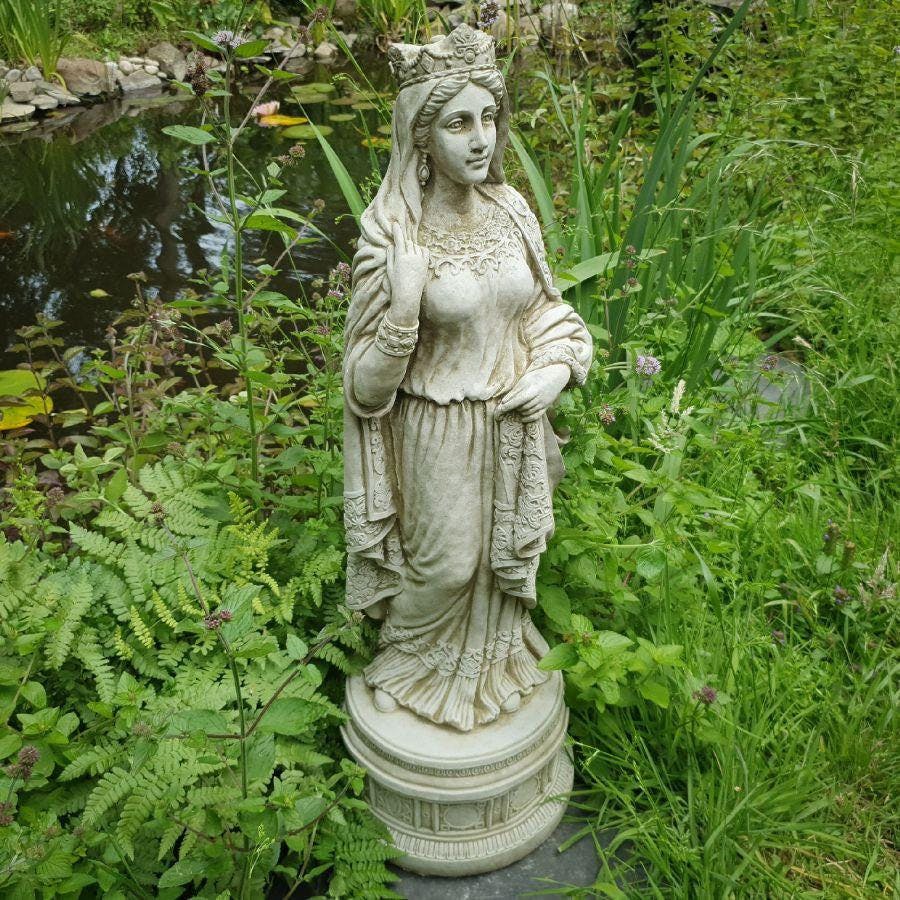 Rackhams Stonecast Queen Guinevere Garden Statue Woman Statue