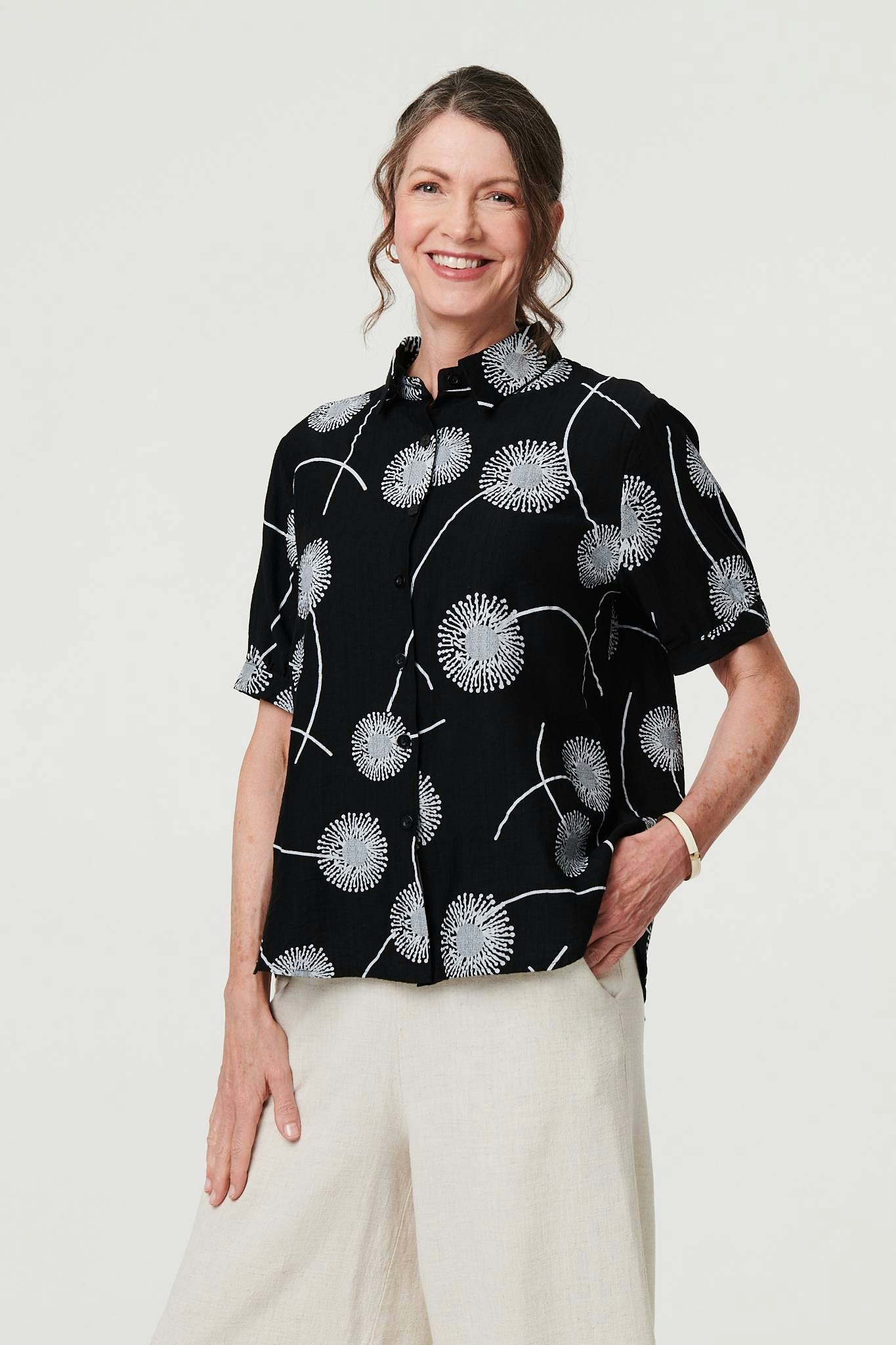 Izabel London Black Printed 1/2 Sleeve Button-Up Shirt - 8