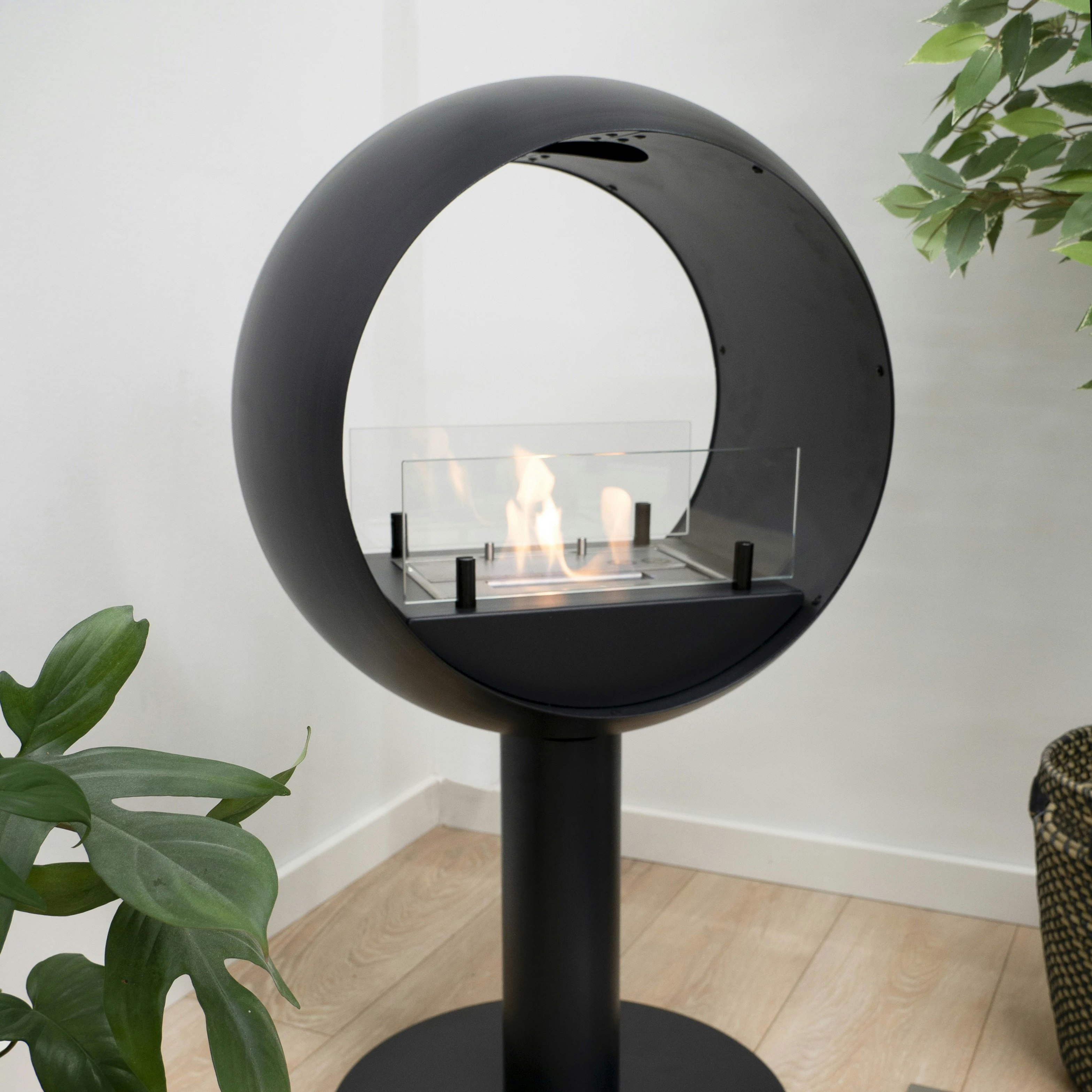 Scandi-Flames Black Edmonton 2-Sided Freestanding - Bio Ethanol Fuel - 1.9Kw
