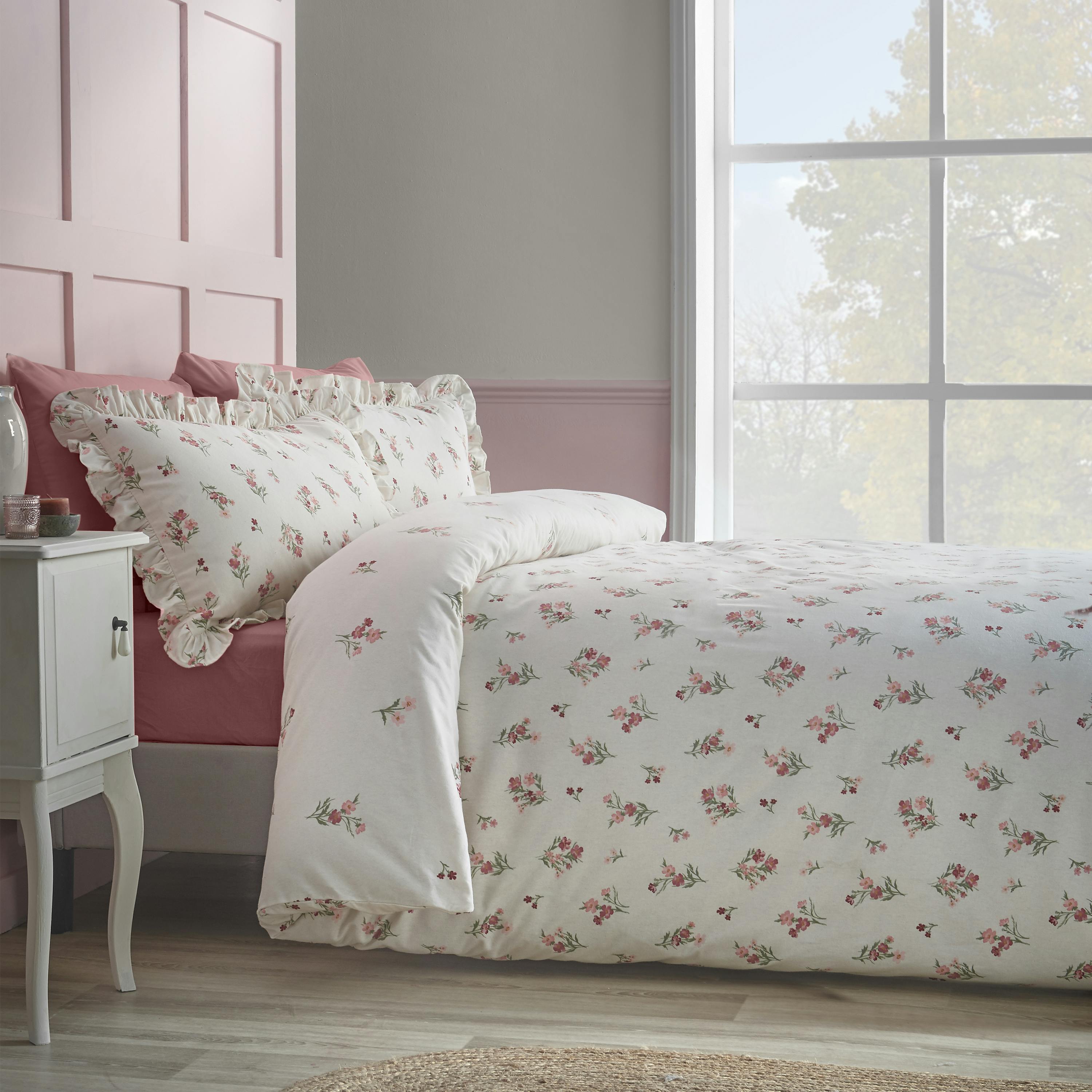 Catherine Lansfield Pink Brushed Ditsy Floral Cotton Reversible Duvet Cover Set - Single