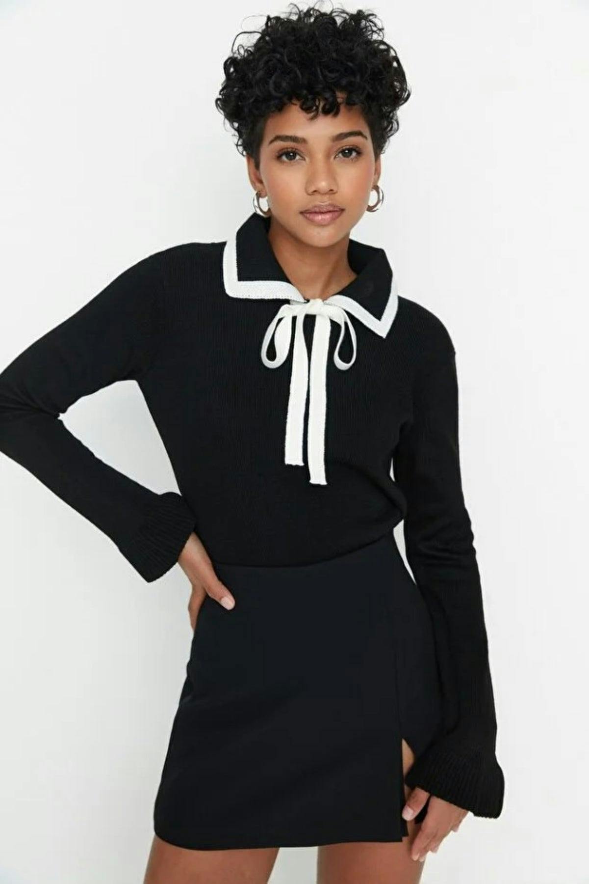 Hoxton Gal Black Color-Block Knit Sweater With Ribbon/Bow Detail - L