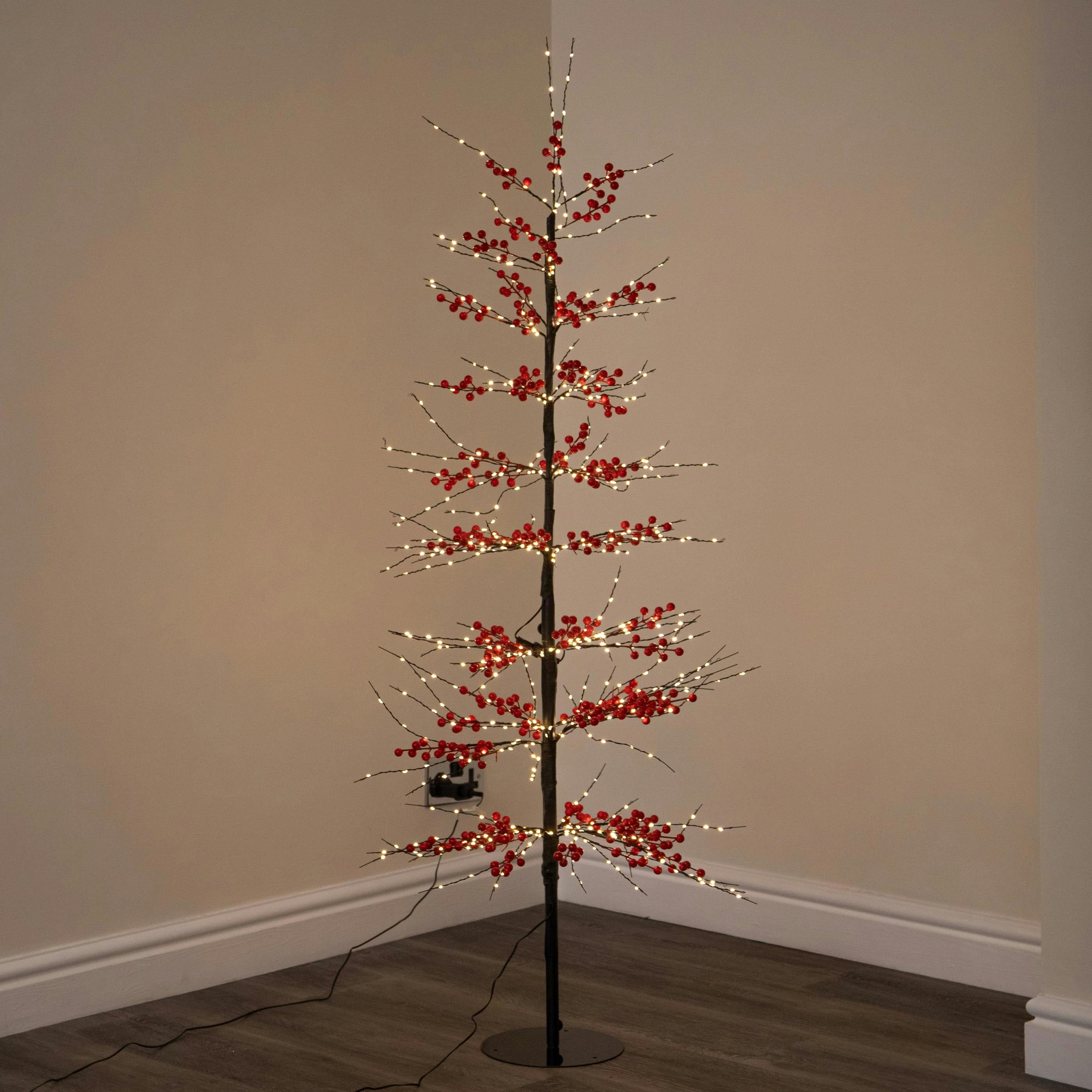 Rackhams Light/Red/White 1.5M Up Berry Christmas Tree With 635 Warm Leds