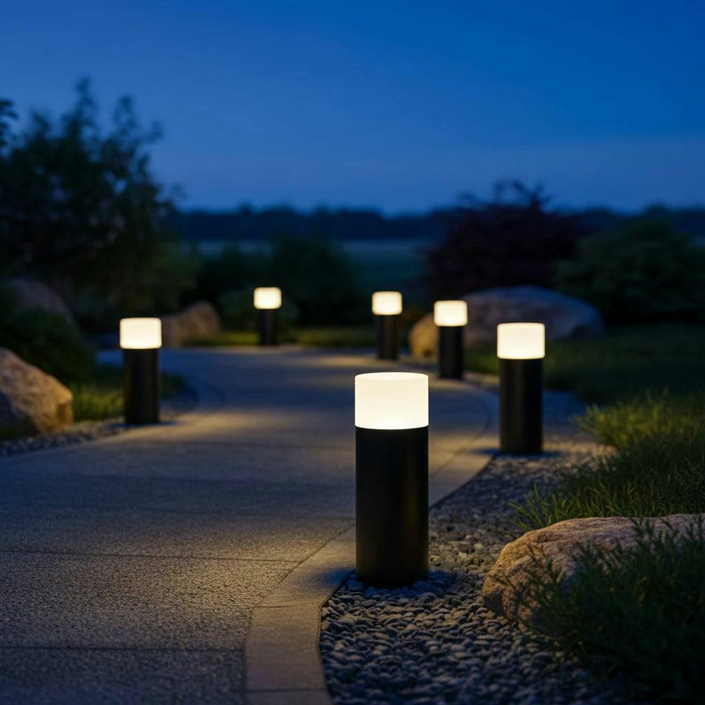 Ultra Beam Lighting Black/Light 9 Watt 210Mm Tall Small Bollard