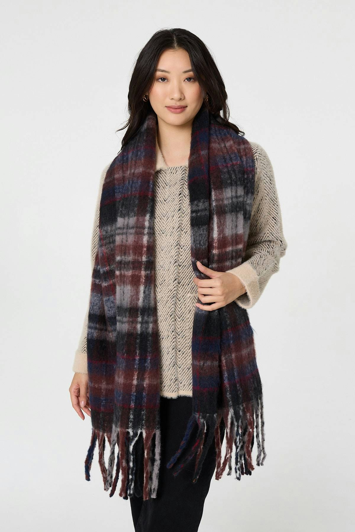 Izabel London Grey Tartan Print Oversized Fringed Scarf - One