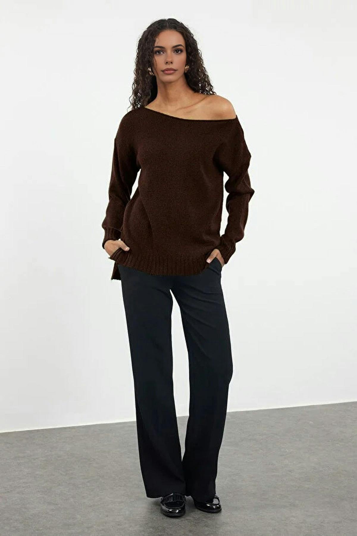 Wovcor Brown Boat Neck Basic Knit Sweater - M