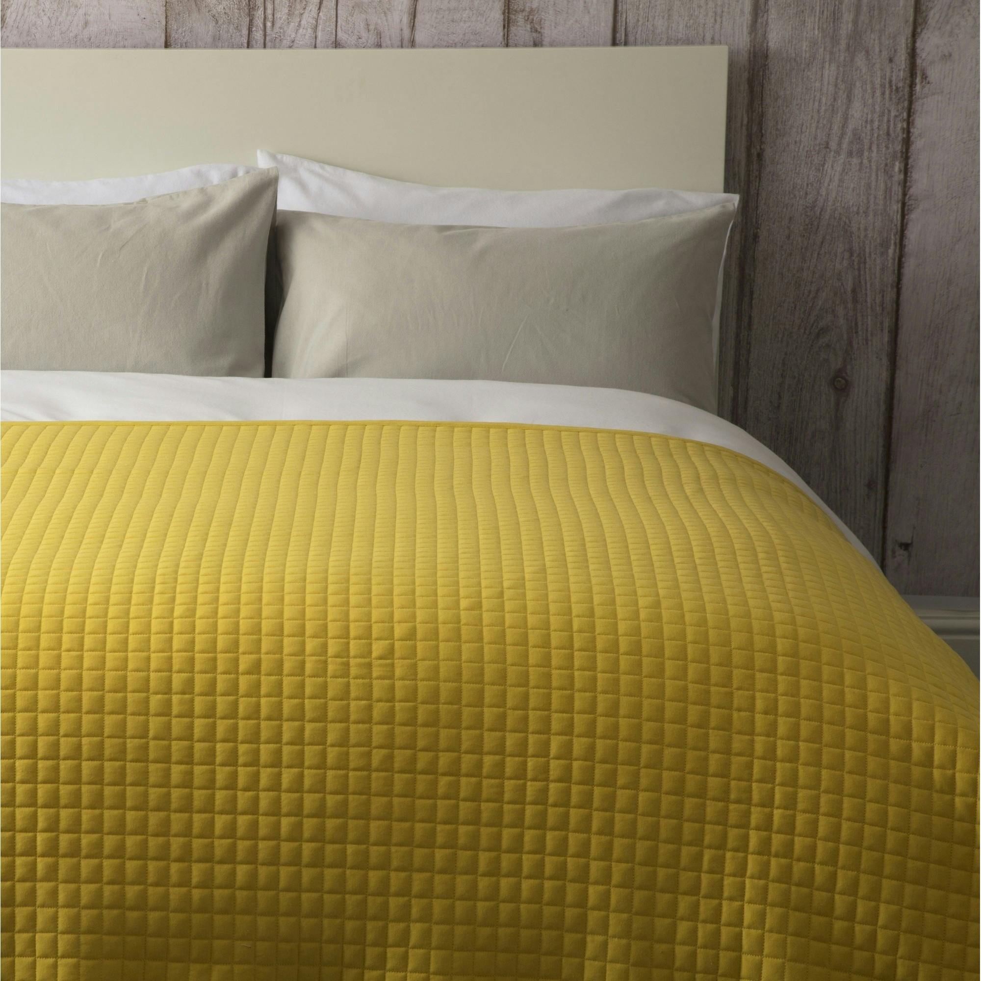 Belledorm Yellow Crompton Quilted Throw - Saffron - One Size - Saffron - 60% Cotton/40% Polyester