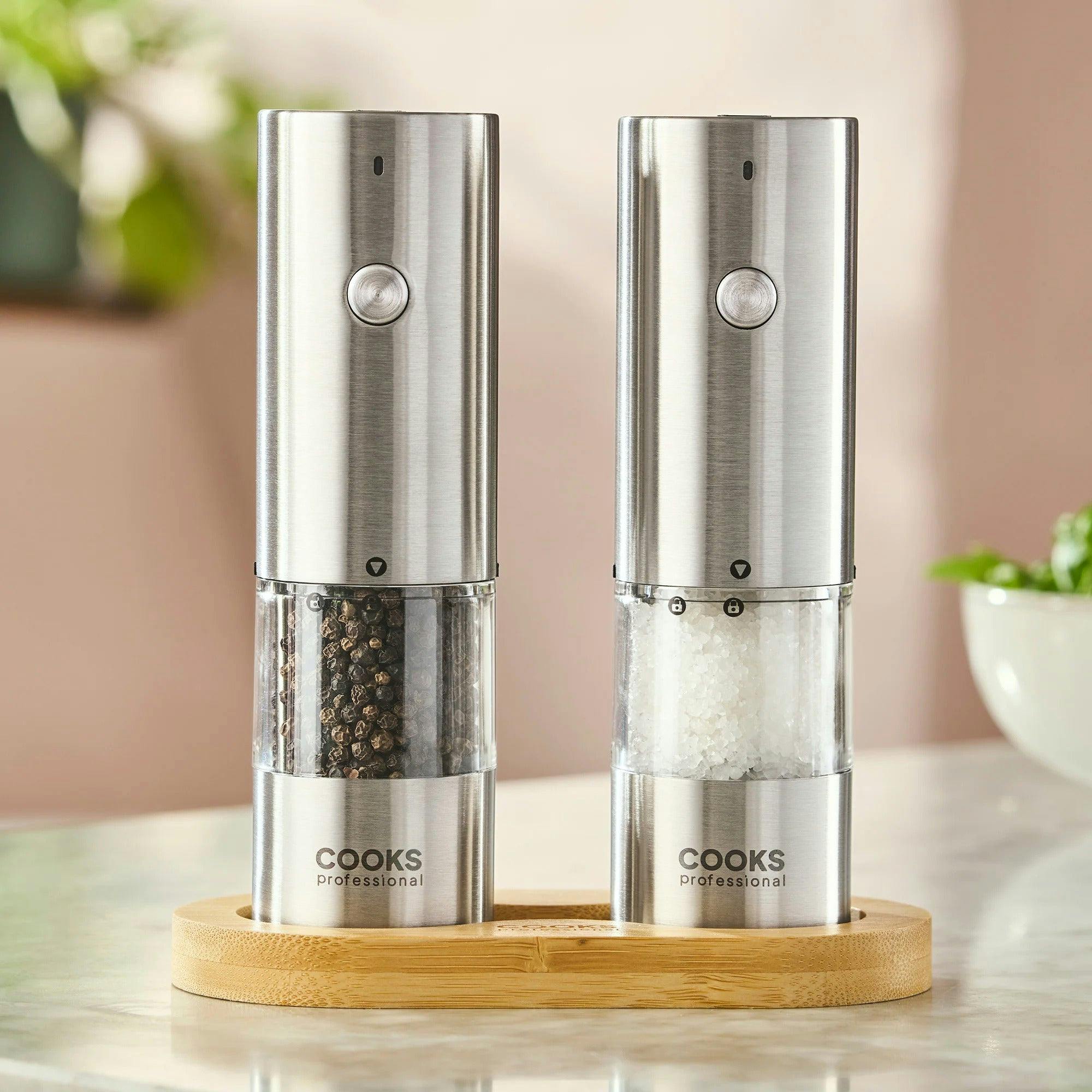 Cooks Professional (Silver) Rechargeable Salt And Pepper Mill Set With Bamboo Base - Image 5