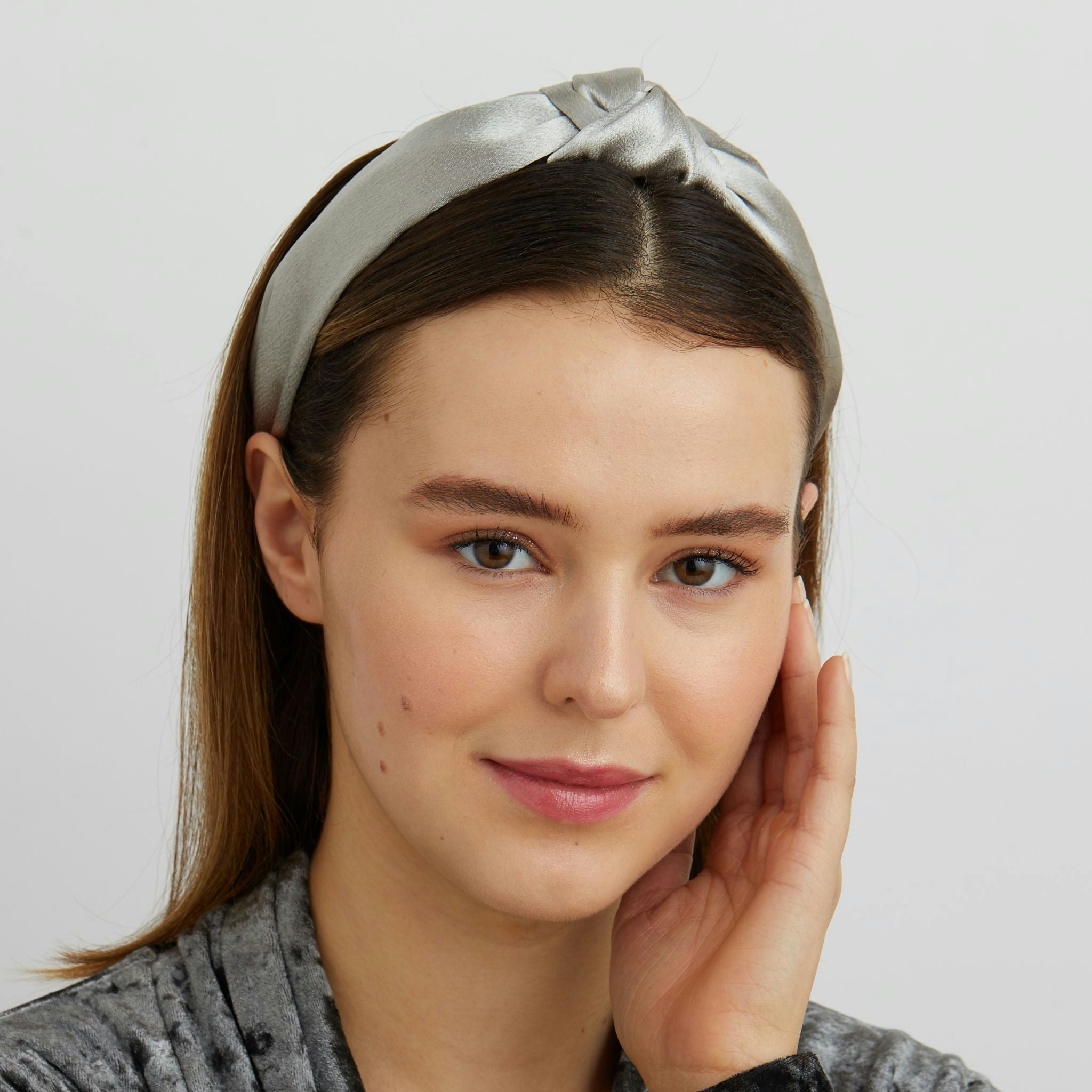 Queenmee Accessories Silver Knot Headband