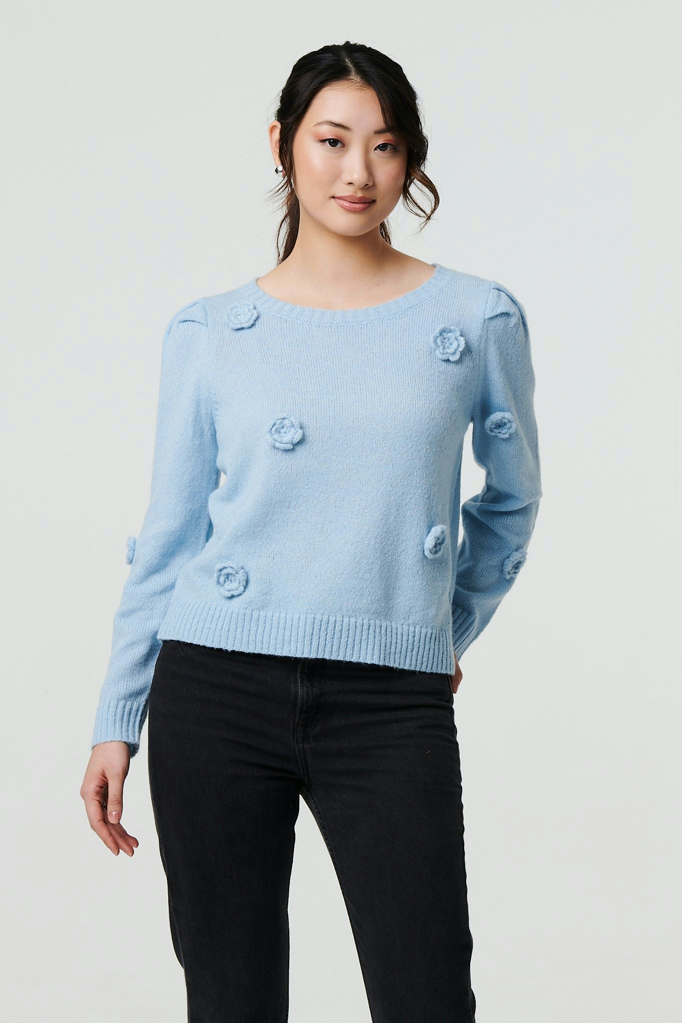 Izabel London Blue Floral Embroidered Cropped Jumper - M