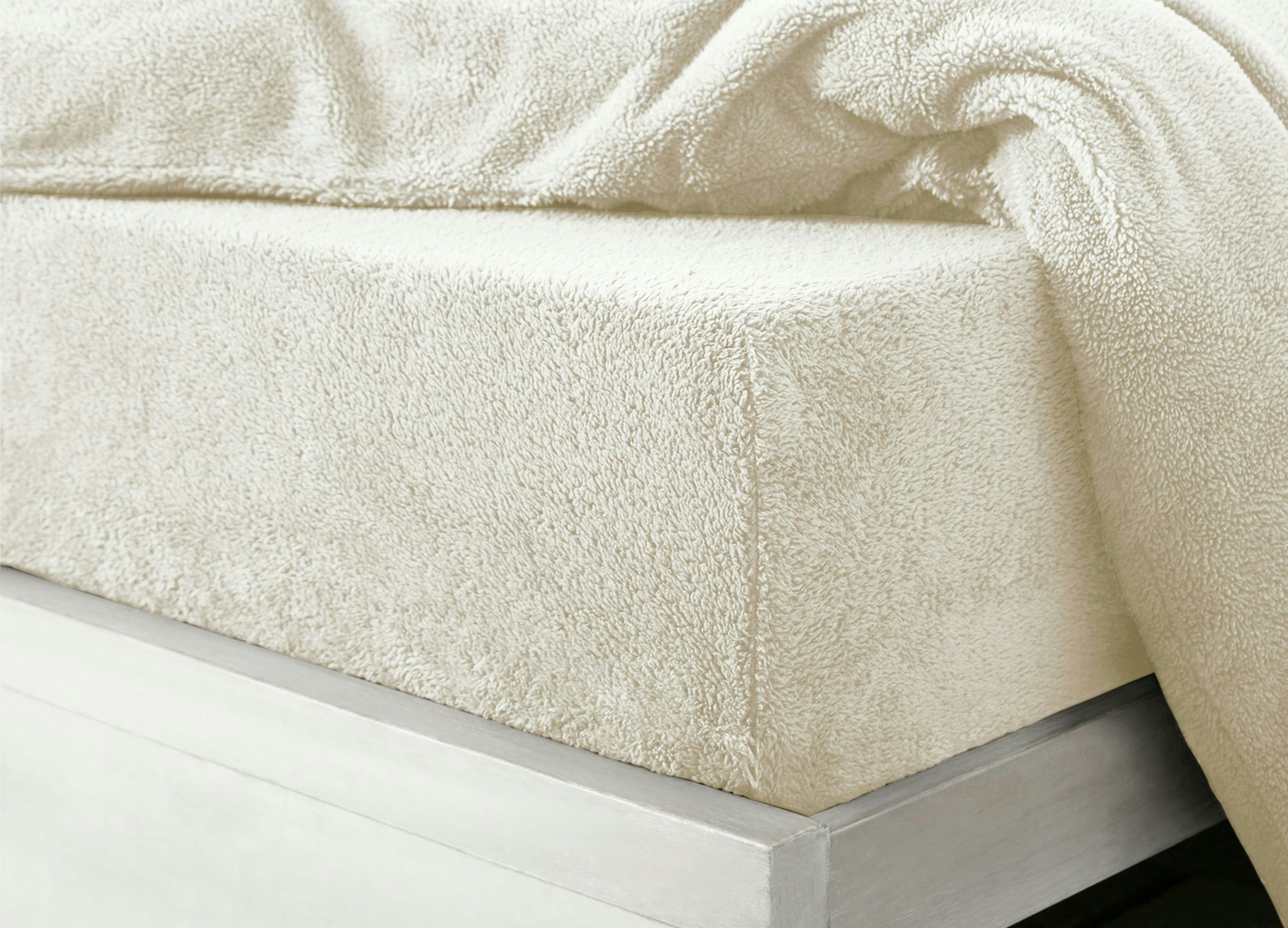 Velosso Cream Teddy Fleece Warm And Cosy Fitted Sheet - Super King
