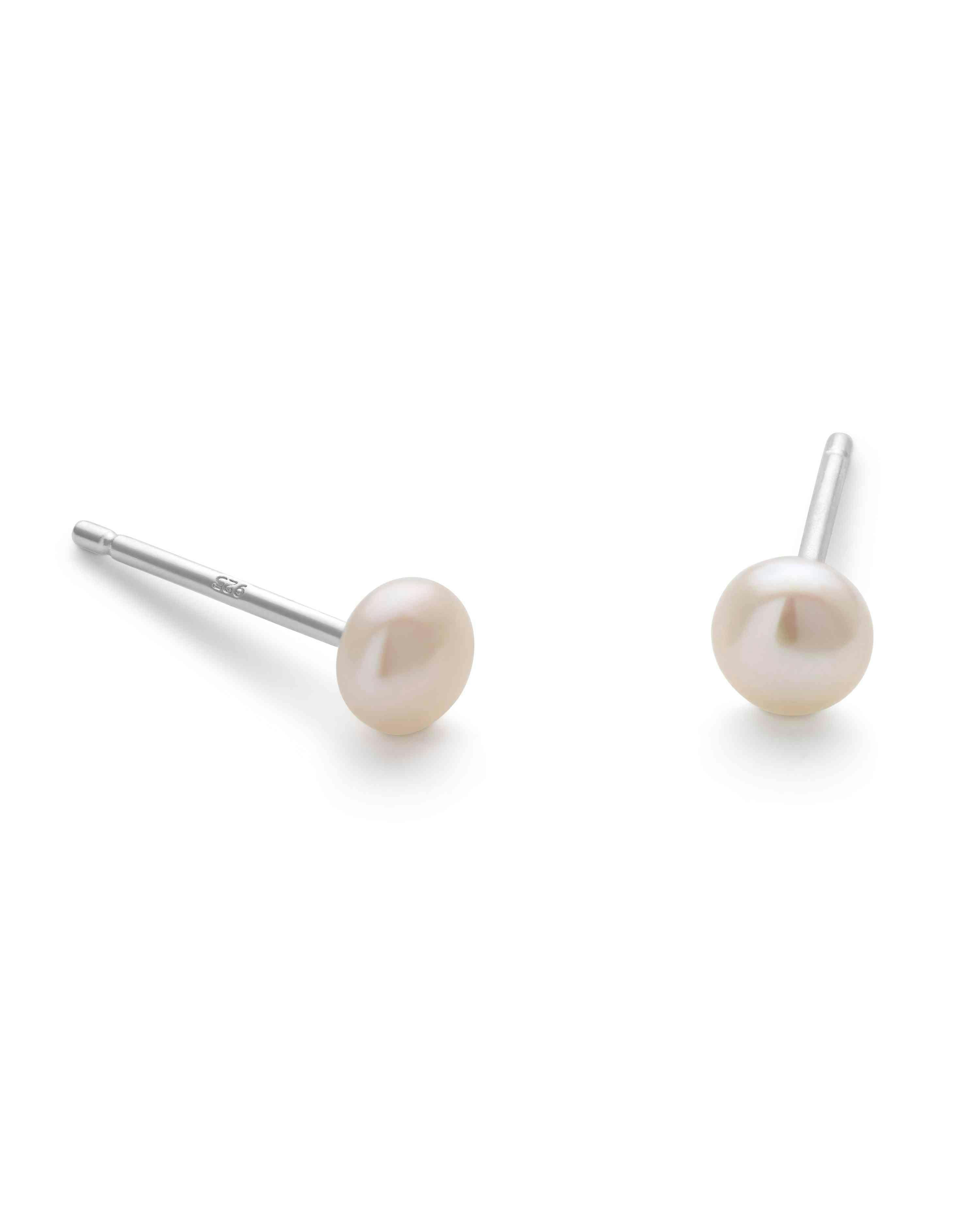 Elk & Bloom Women's Silver 5.5Mm Small Real Pearl Stud Earrings - No Thank You