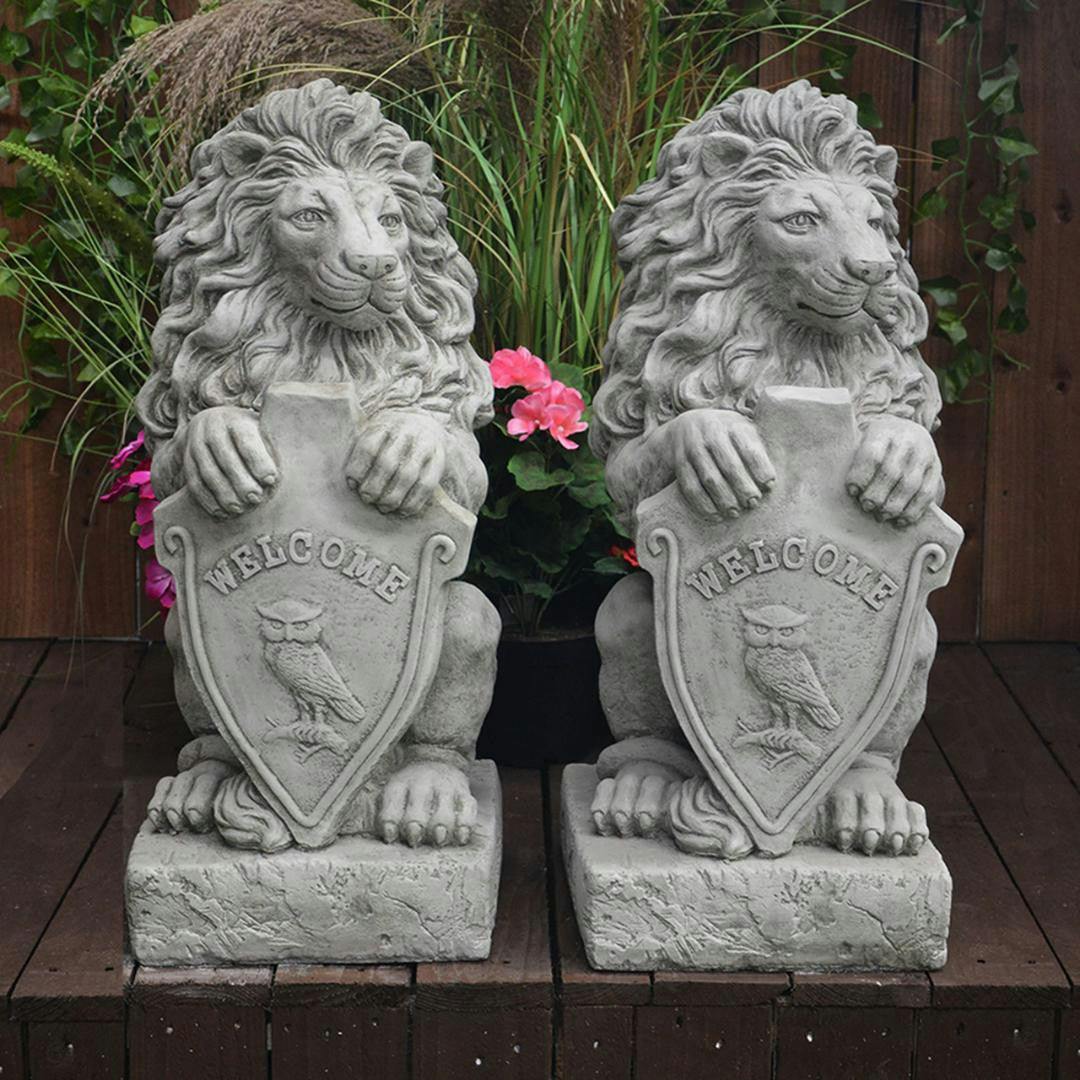 Osn Pair Of Gatepost Lion Statues With Shield