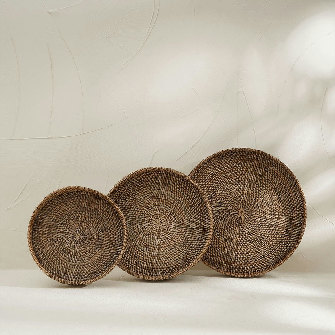 Coastal Villa Homeware White/Brown/Black Round Rattan Display Tray - And Natural - Dark - 30Cm