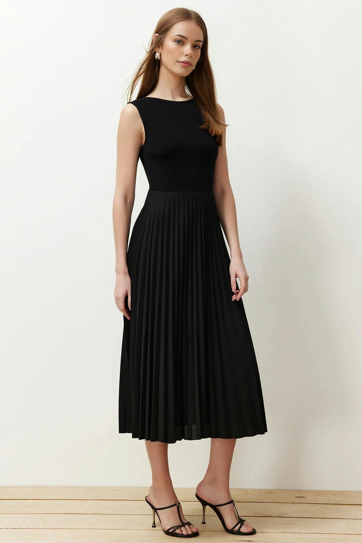 Wovcor Black Pleated Lined Sleeveless Stretch Knit Midi Dress - Xs