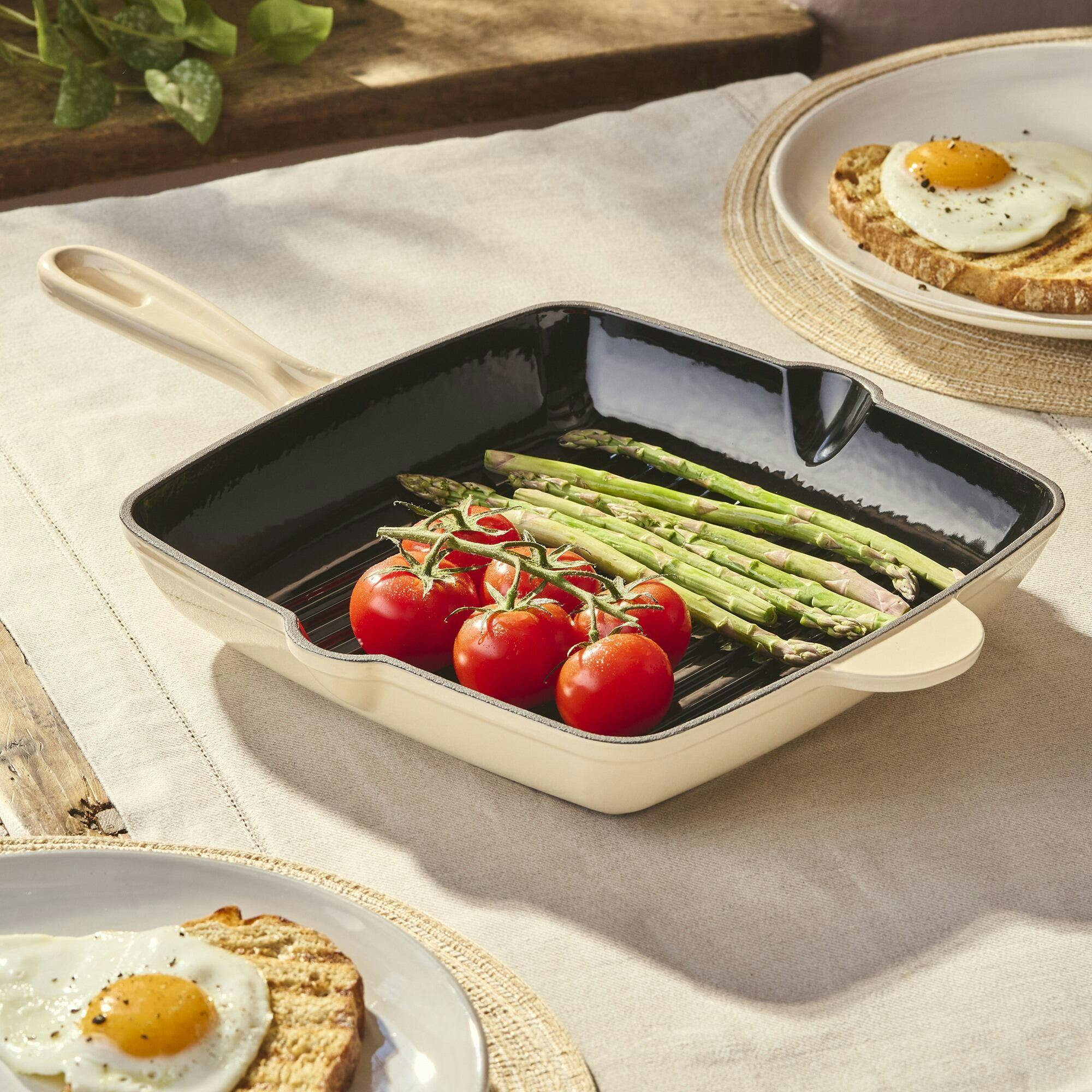 Cooks Professional - Cast Iron Skillet Pan - 26cm - Cream - Image 4