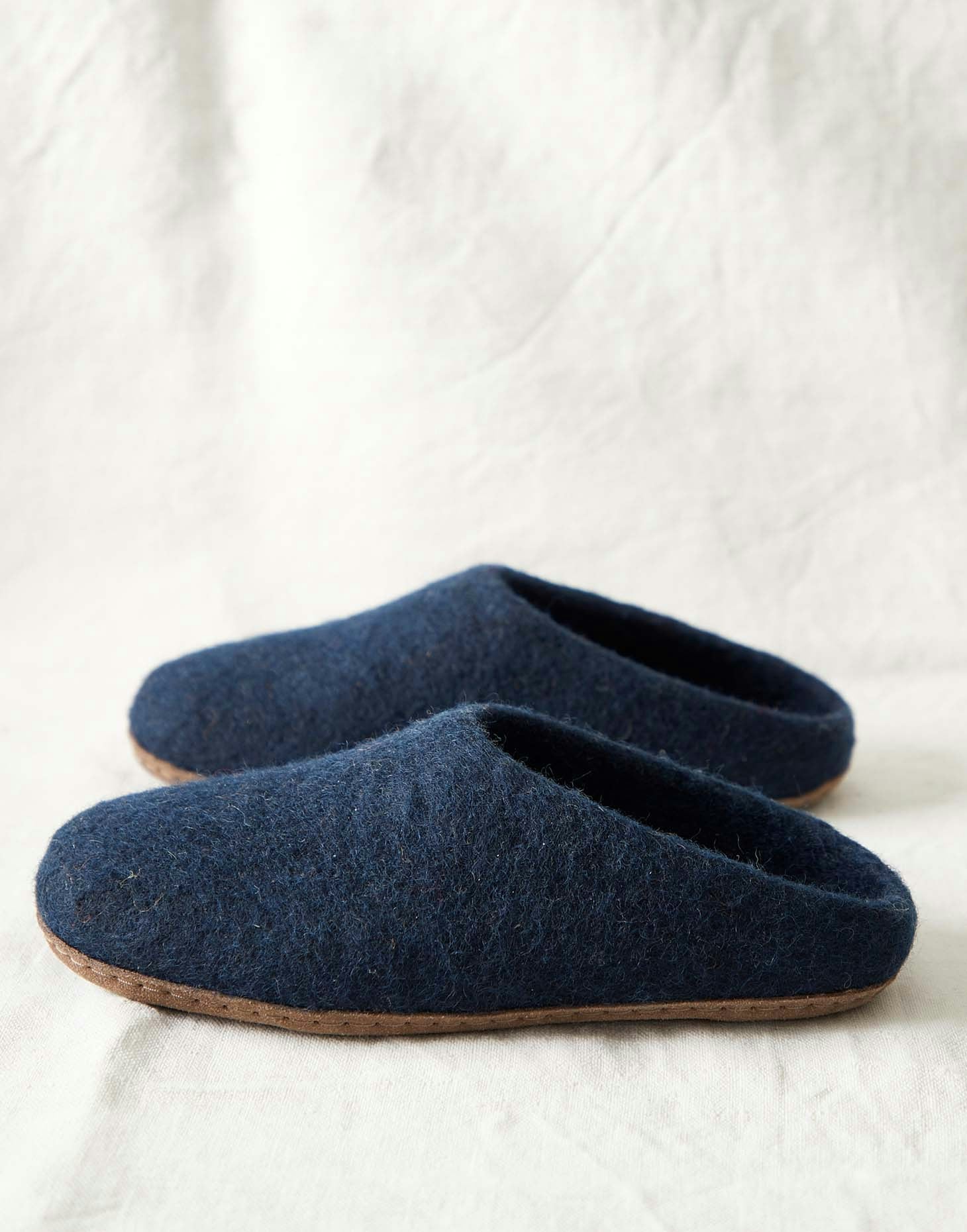British Boxers Men's Handmade Eco Felt Suede Sole Mule Slippers – Navy - Uk 9.5 (Eu 44)