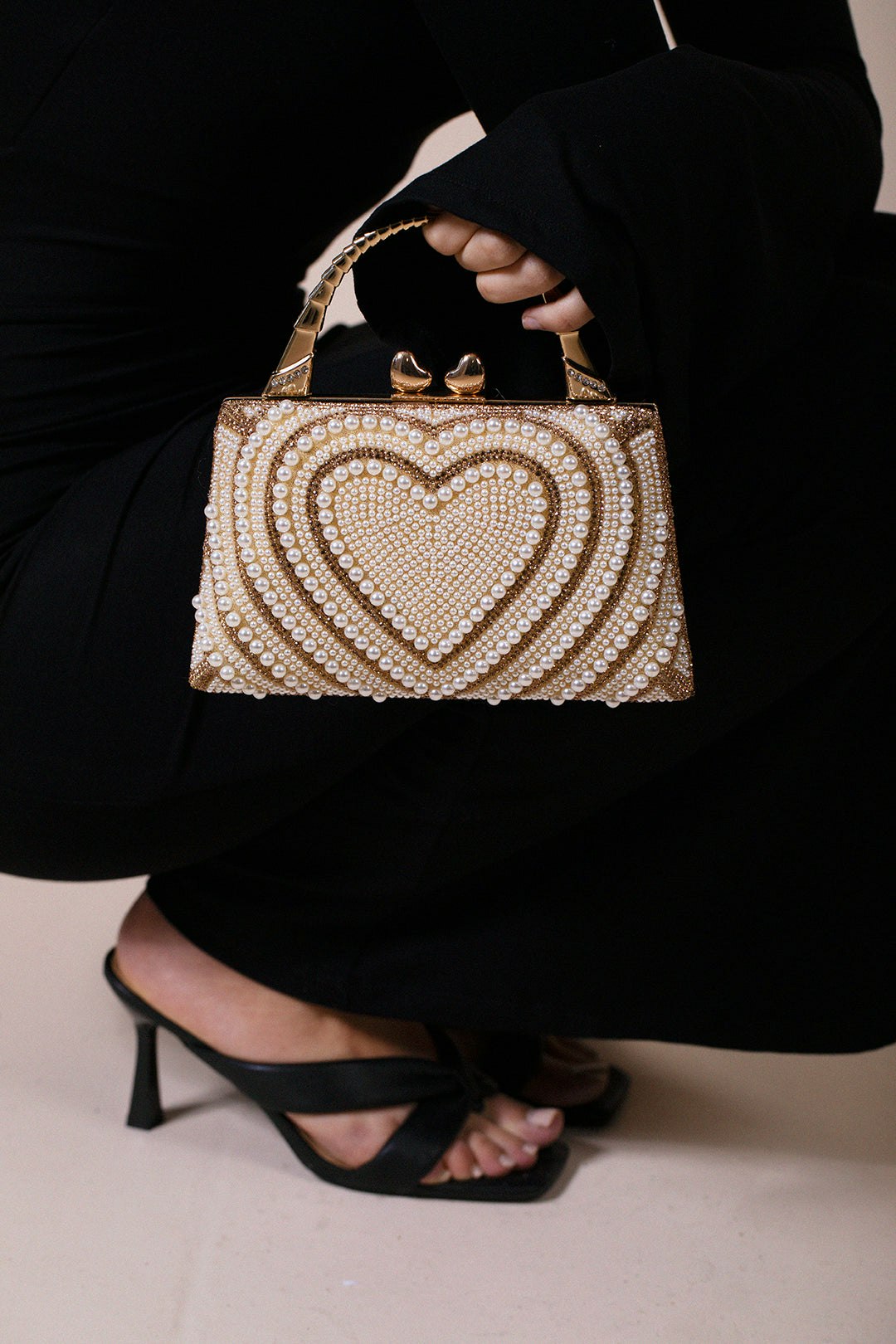 Svnx Gold Heart Pearl Clutch Bag In - One Size