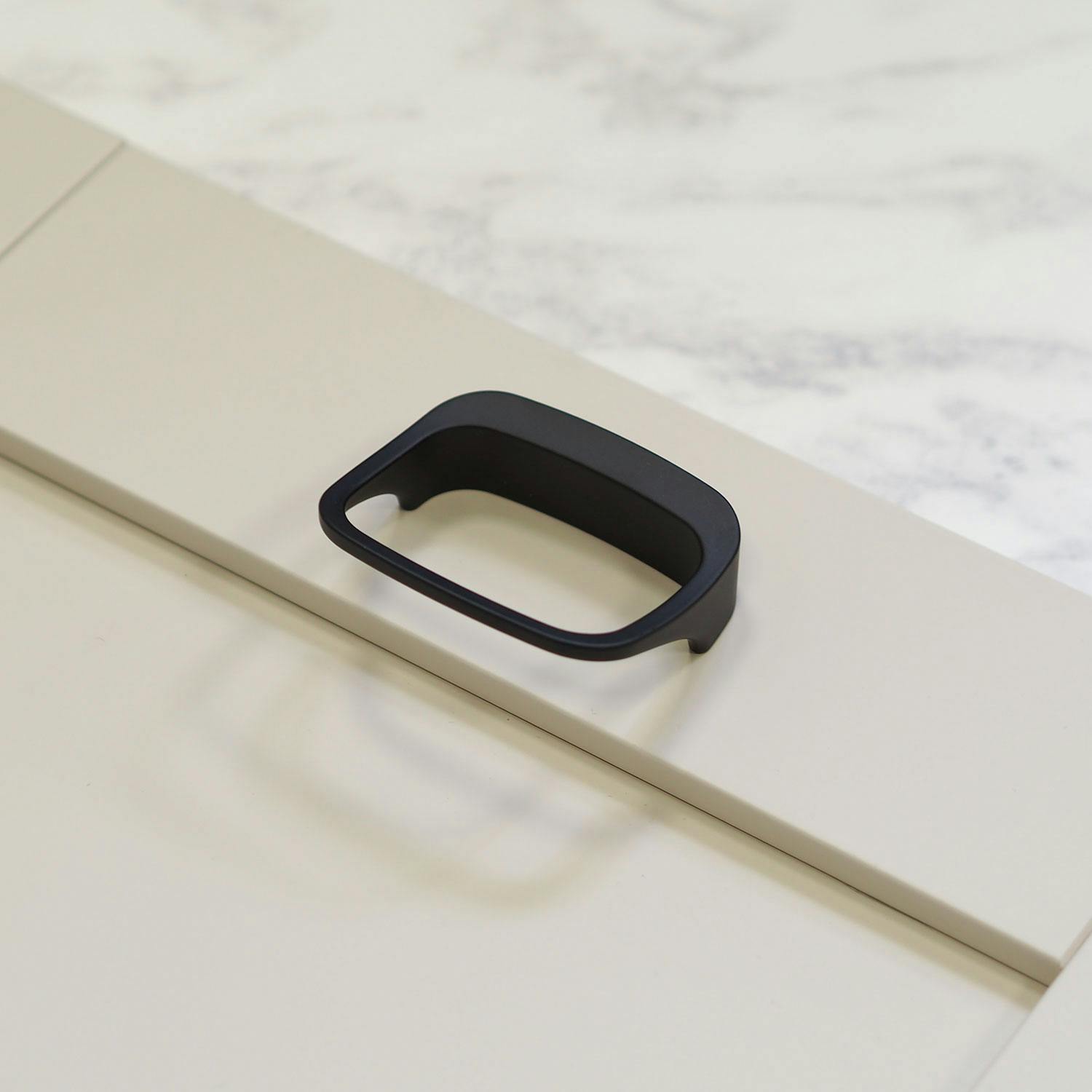 (Matt Black) Satin Brass Gold & Matt Black Ring Pull 32Mm - Image 3