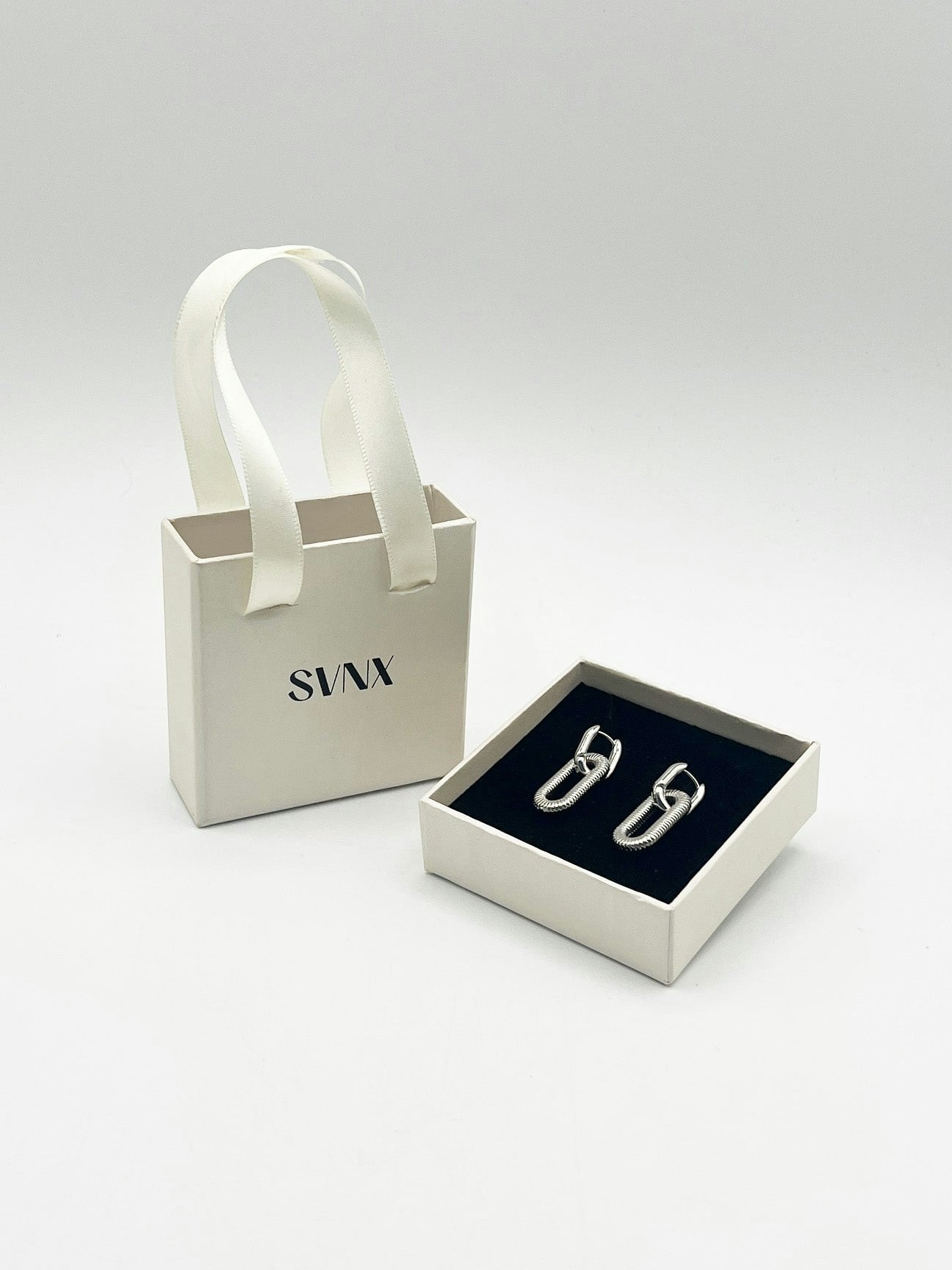 Svnx Women's Silver Ribbed Oval Hoop Earrings In - Gift Boxed - Image 3