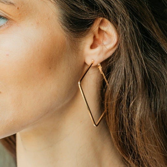 The Colourful Aura Women's Thin Line Square Large Hoop Earrings (2 Inch) in Gold - Image 6