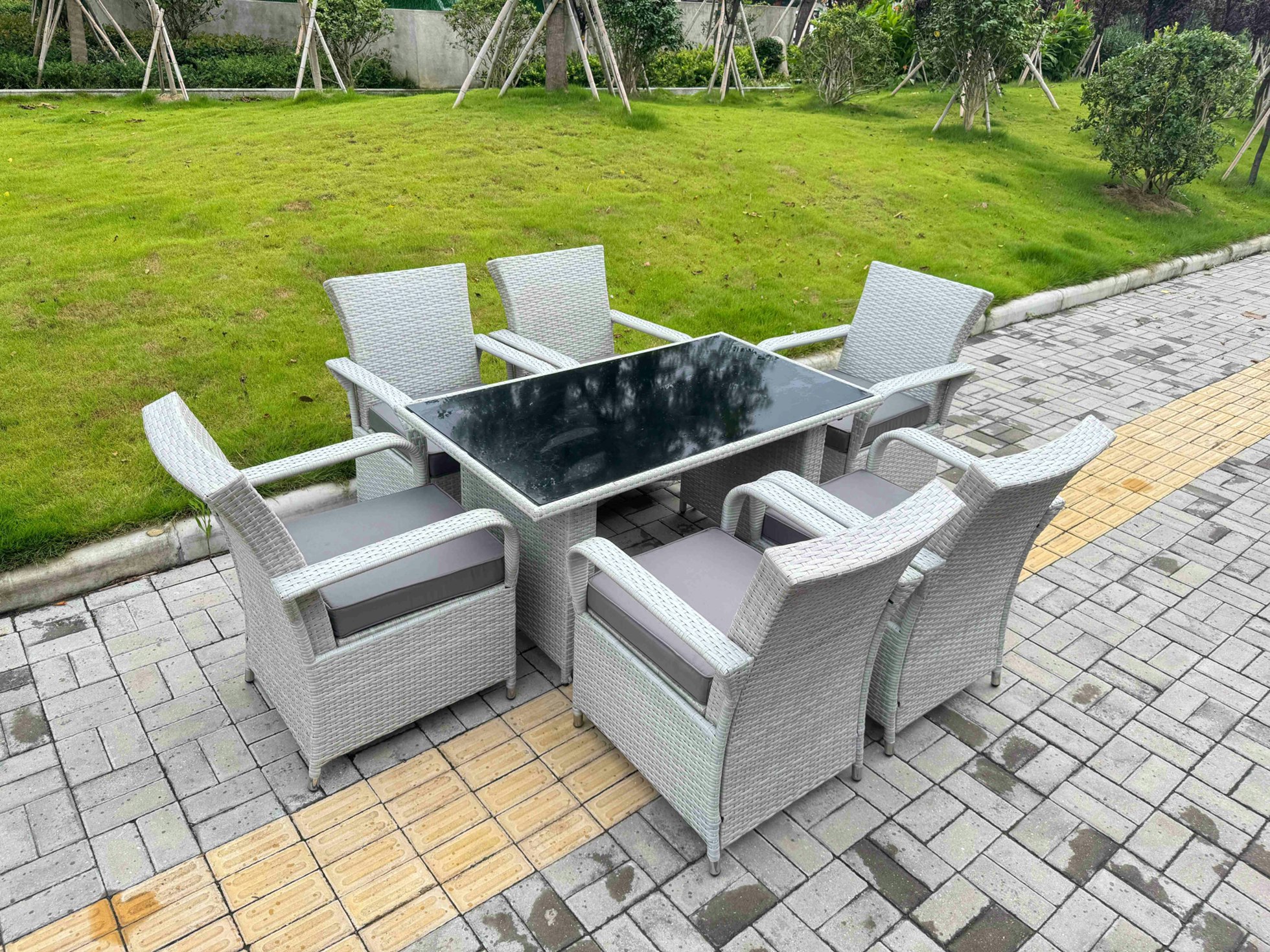 Fimous Light/Grey/Black Rattan Outdoor Garden Furniture Set Tempered Glass Dining Table And 6 Chairs Set With Seat Cushion
